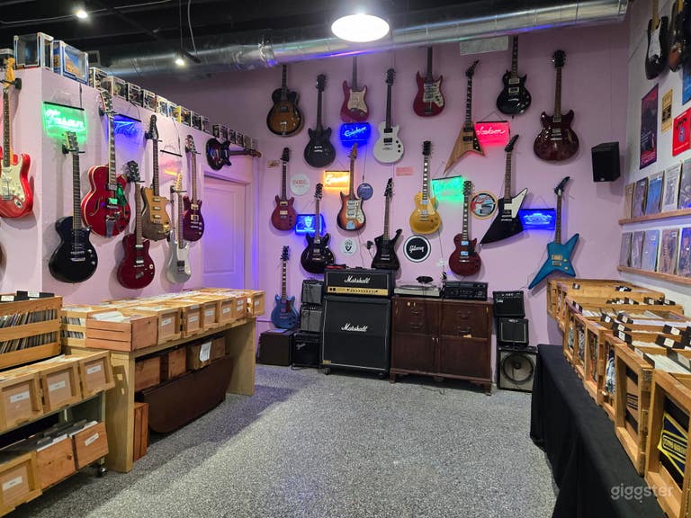  Vintage style, Cool, Hip vibe  