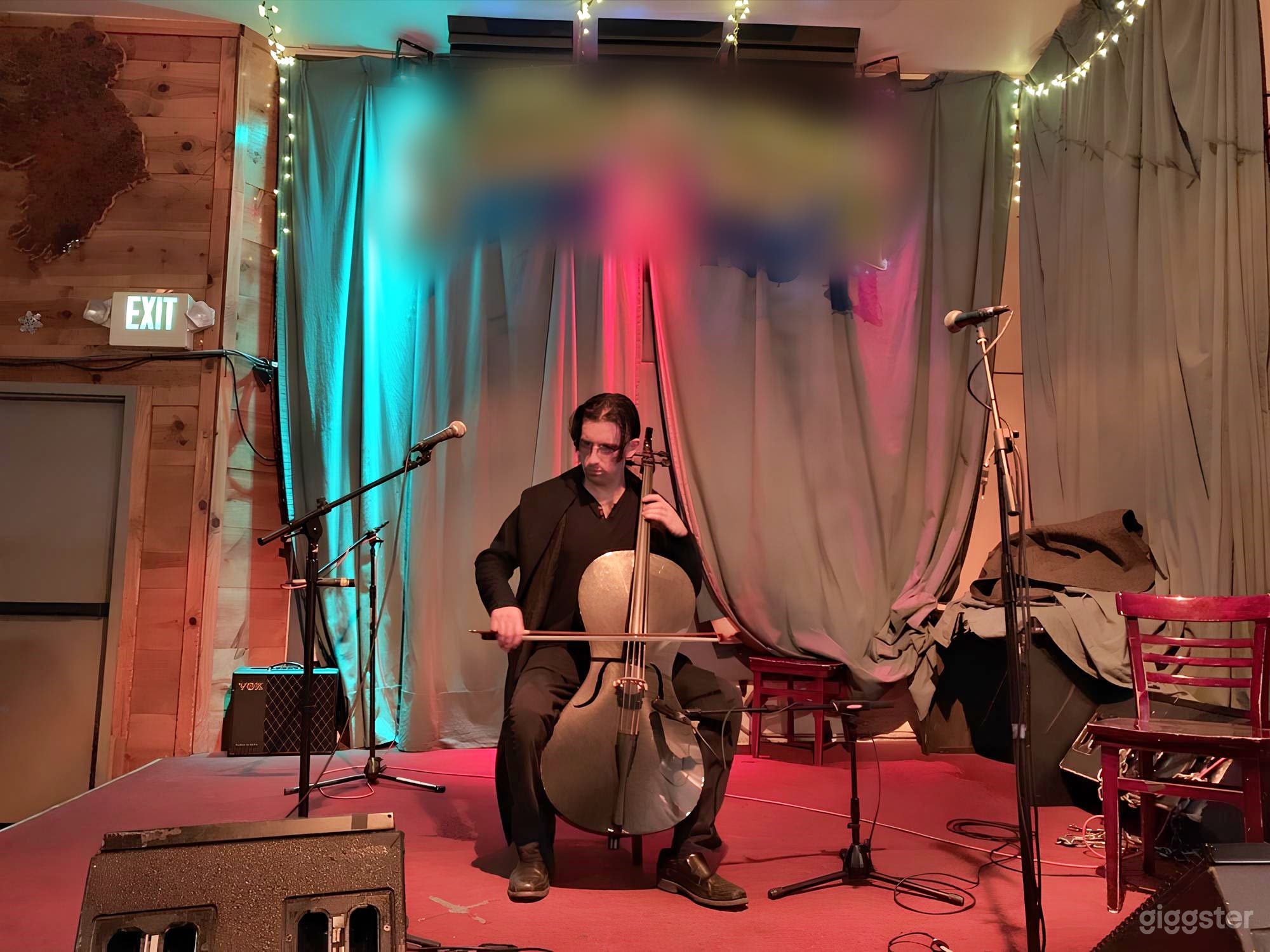 Retro Musical Venue with Stage &amp; Bar Photo 4