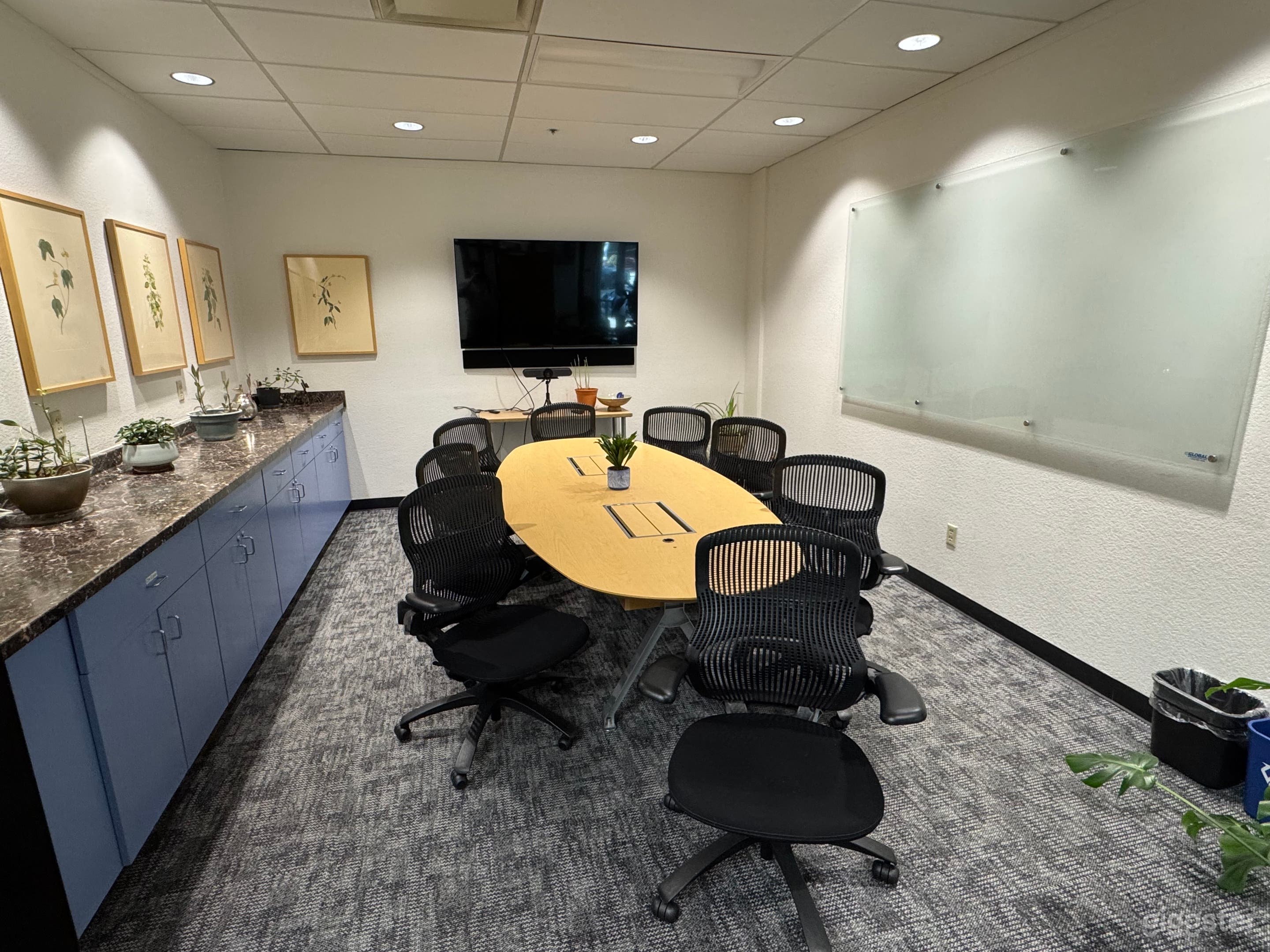 Conference Room for 10 in Midtown Sacramento Photo 1