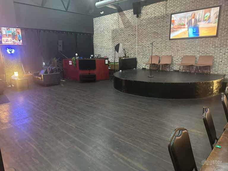 Bar Versátil y Espacio para Eventos con Escenario y Patio 