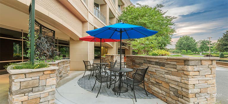  Clean and Cozy Office for 4 People in Charlotte  