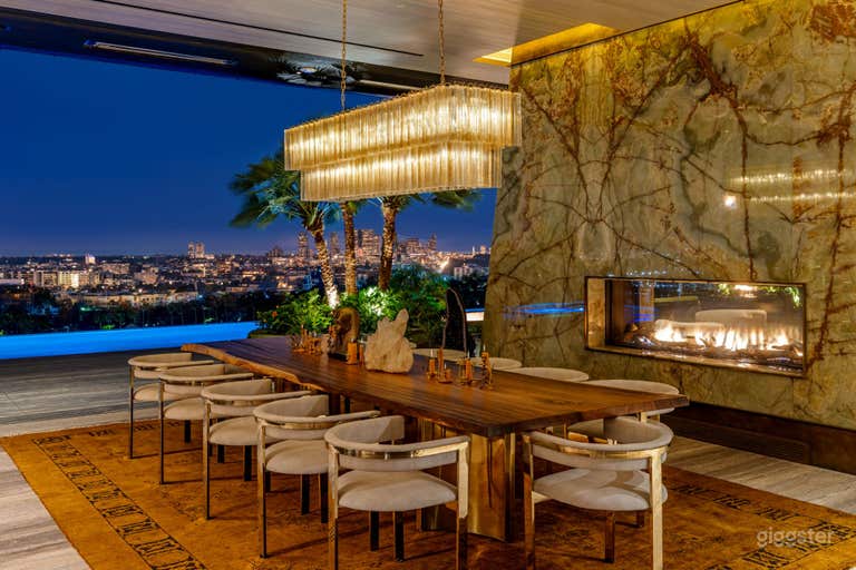  SCULPTURAL ESTATE W/ POOL, FIRE & SKYLINE 