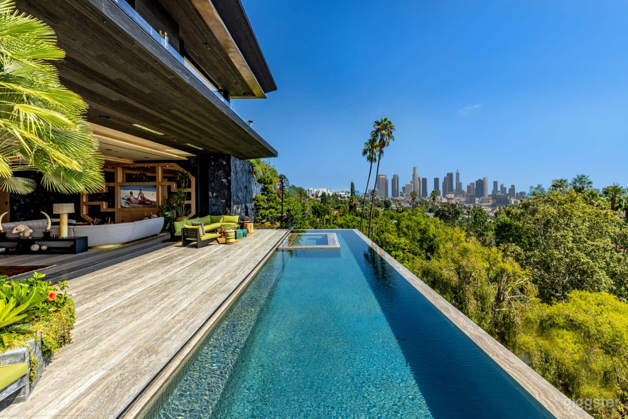 SCULPTURAL ESTATE W/ POOL, FIRE & SKYLINE Photo 4