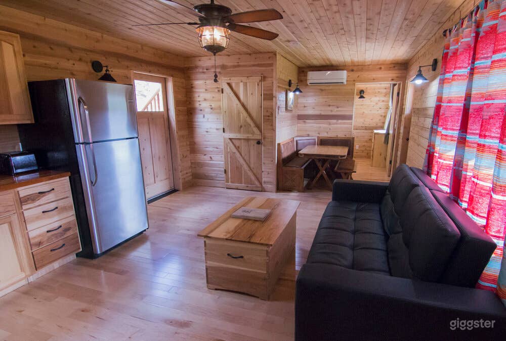 Spacious Cabin 3 with Great View of Valley Photo 1