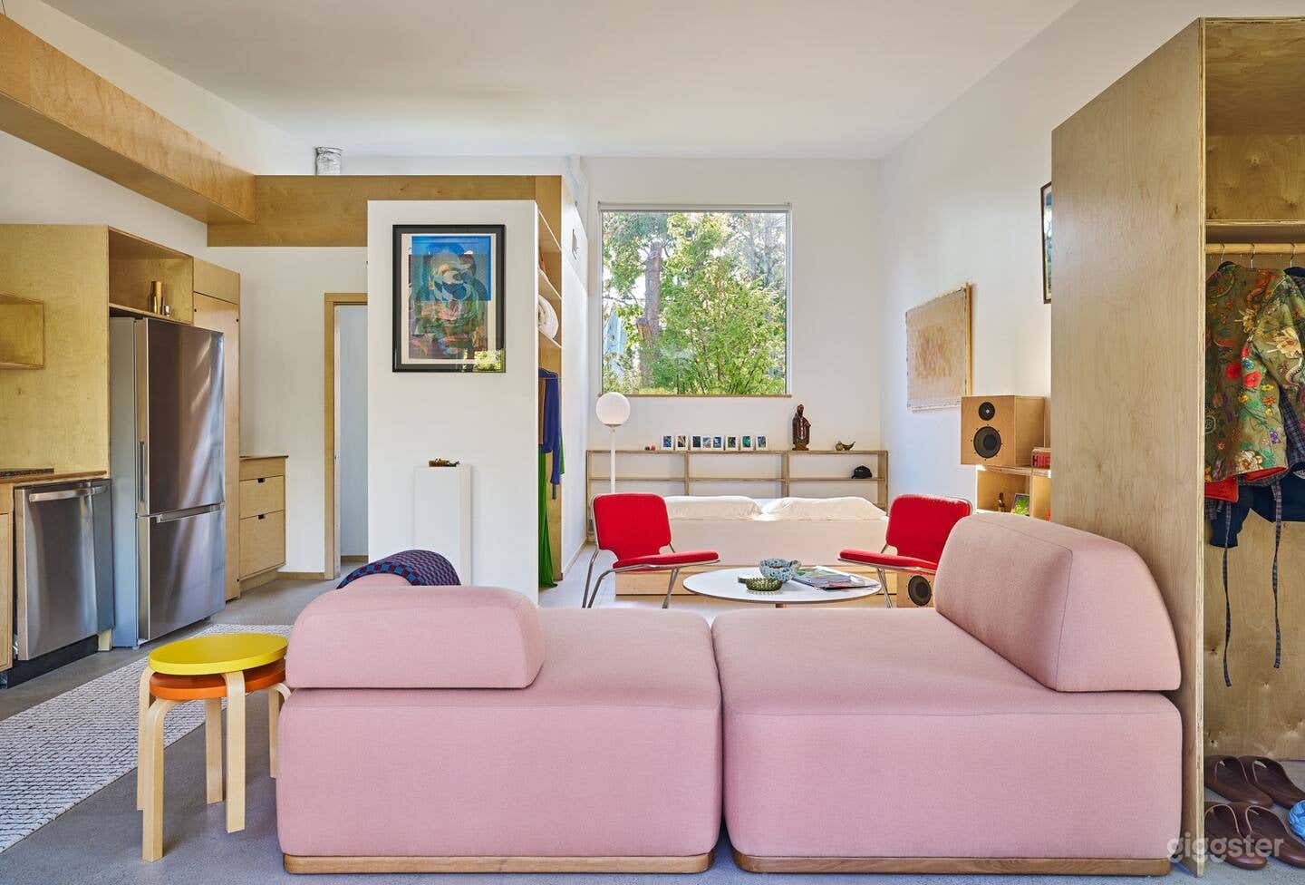 Modern Contemporary Apartment. Natural Light Photo Photo 1