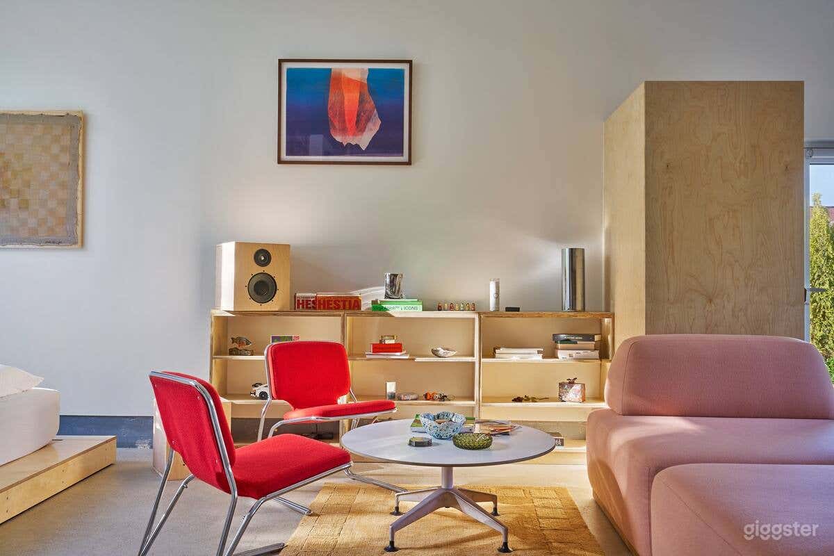 Modern Contemporary Apartment. Natural Light Photo Photo 2