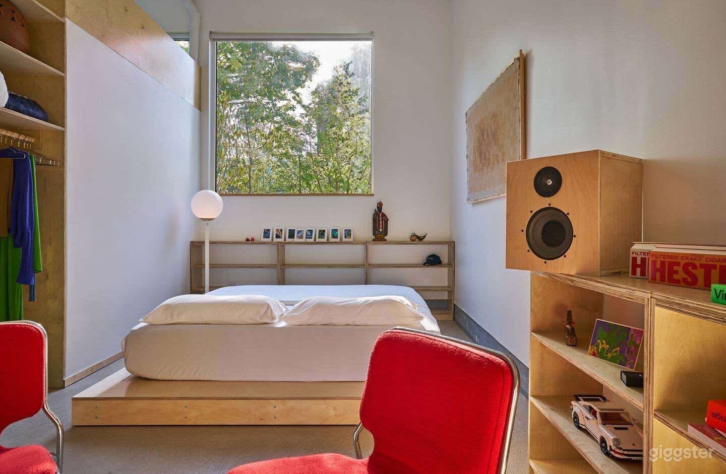 Modern Contemporary Apartment. Natural Light Photo Photo 3