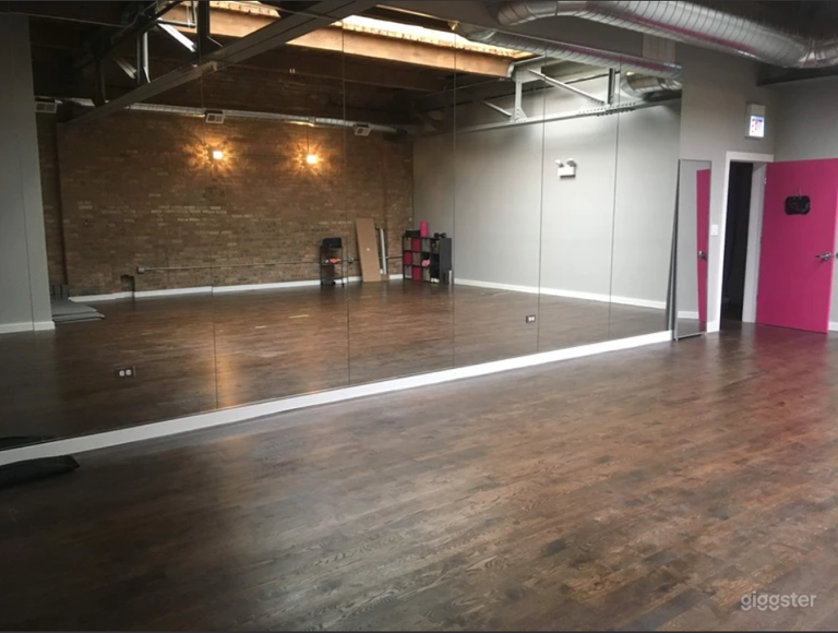  Dark Room Studio for Events, Fitness, Parties  