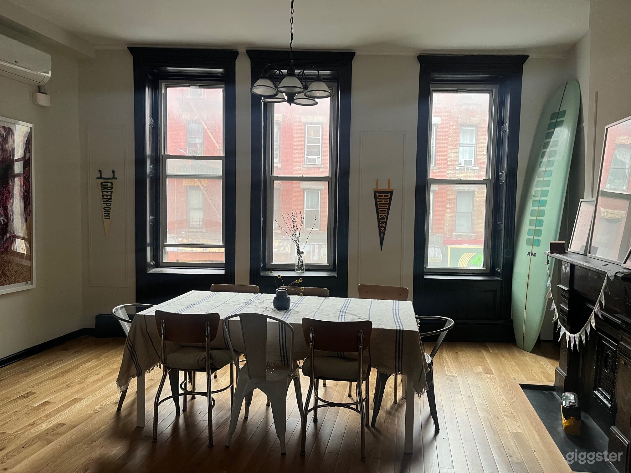Beautiful large pre-war apartment in Greenpoint Photo 1