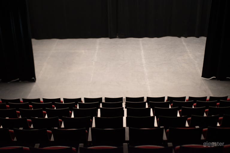  Unmatched Acoustics: Designed for optimal sound quality, every seat is the best seat in the house. 