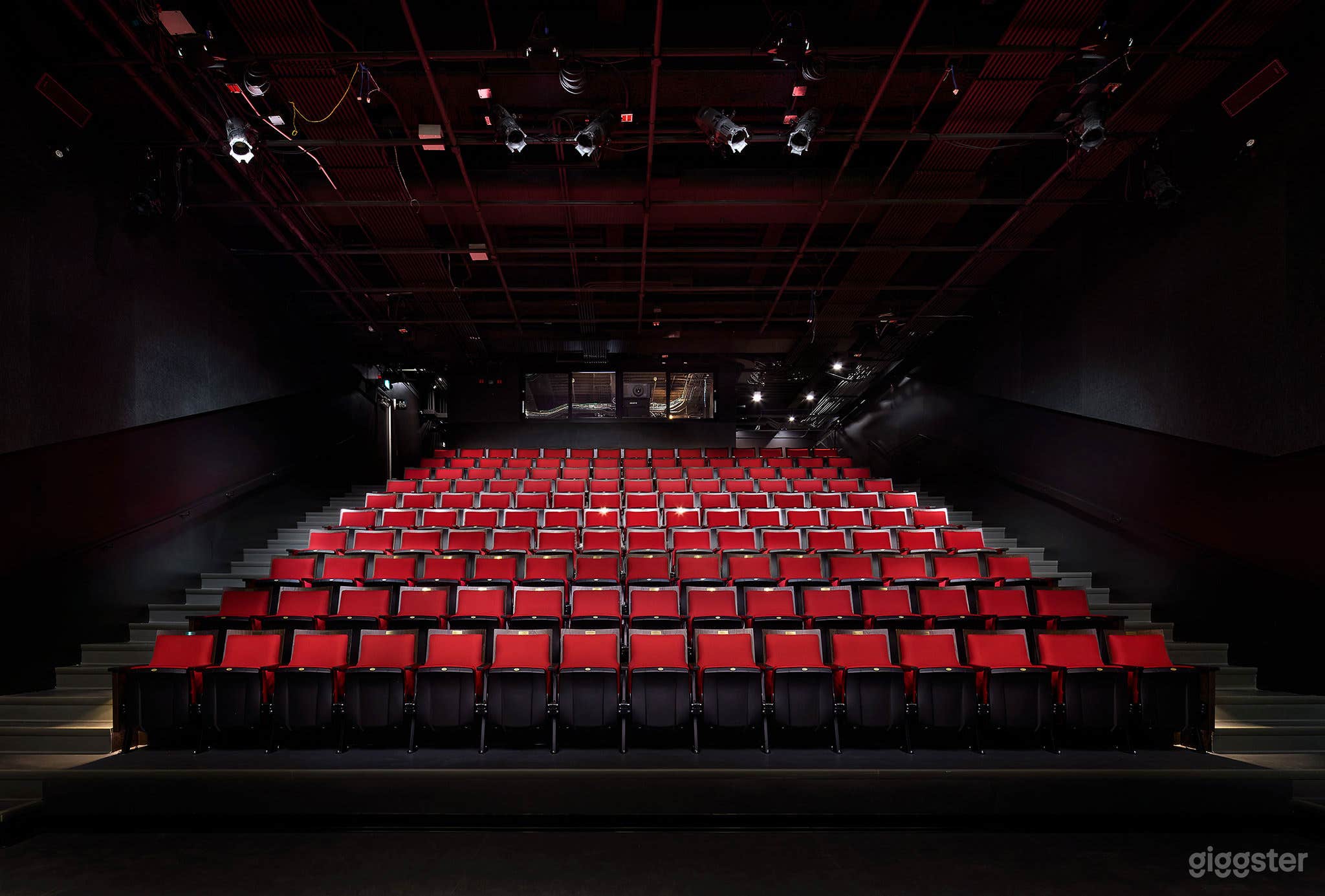 State-of-the-Art Sound: Cutting-edge audio technology for crystal-clear, immersive sound.
