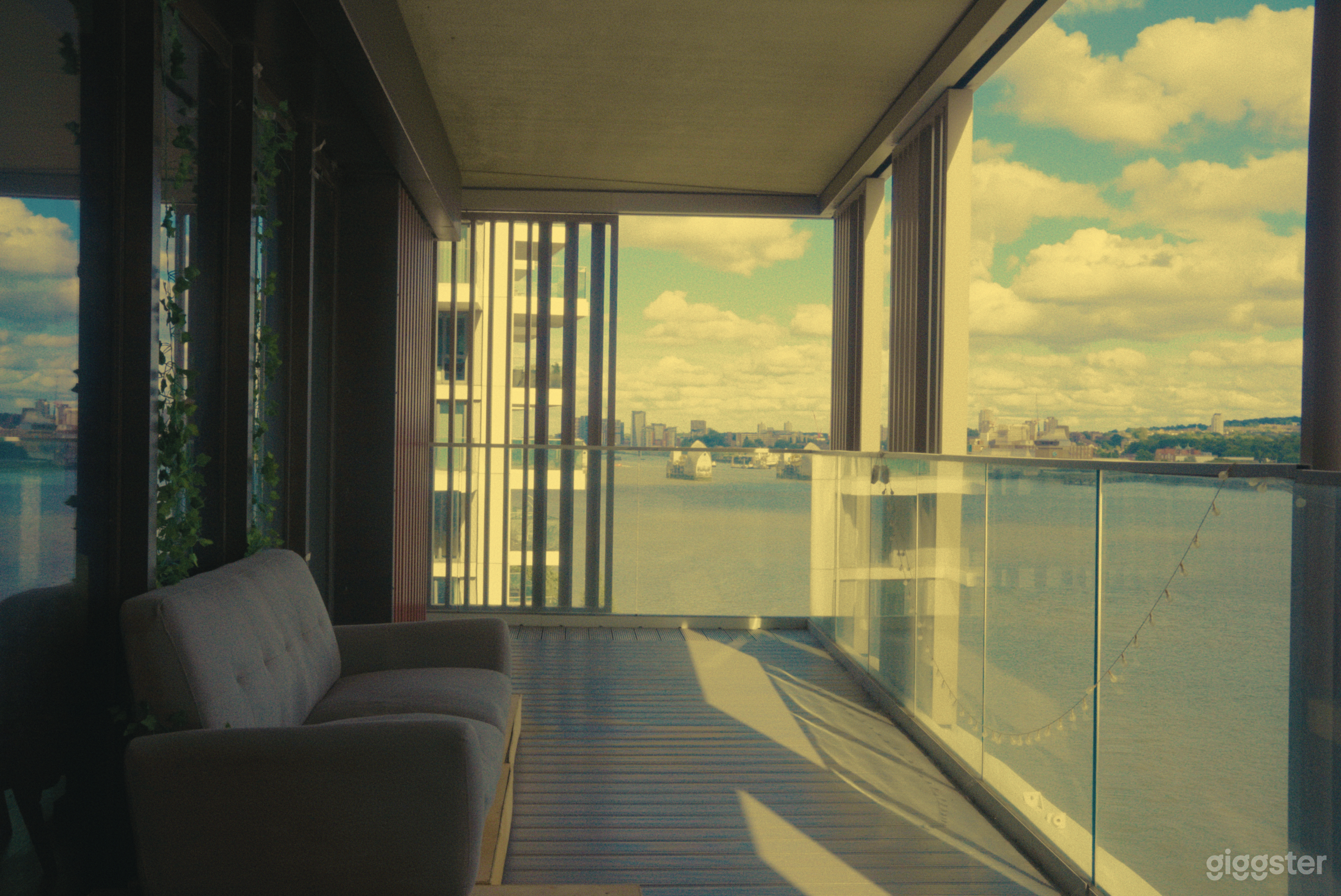 Thames Rooftop View Deluxe Apartment Photo 2