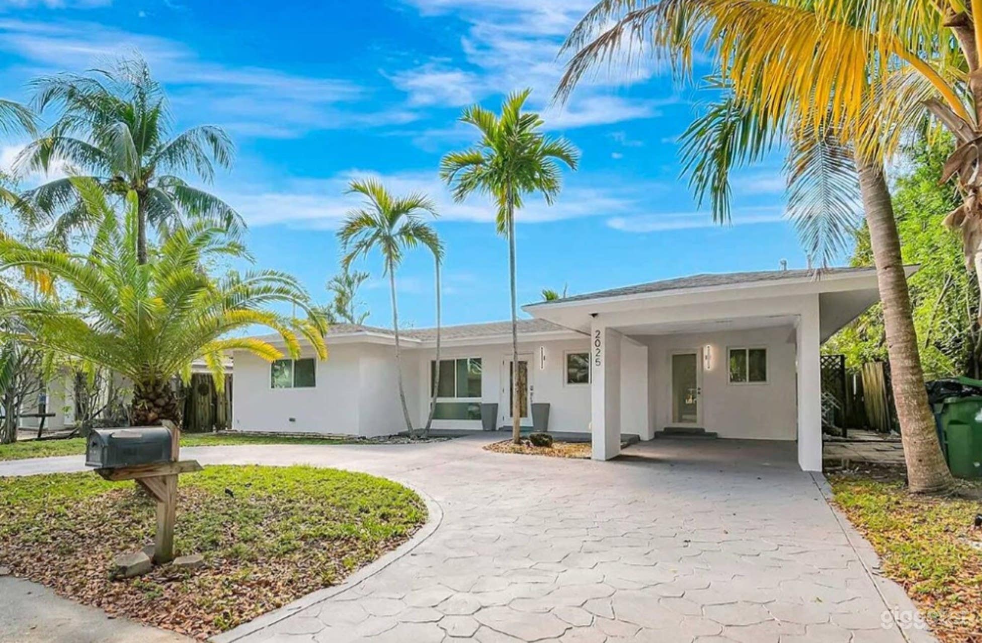 Palm House With Heated Pool, Arcade And Billiards Photo 2