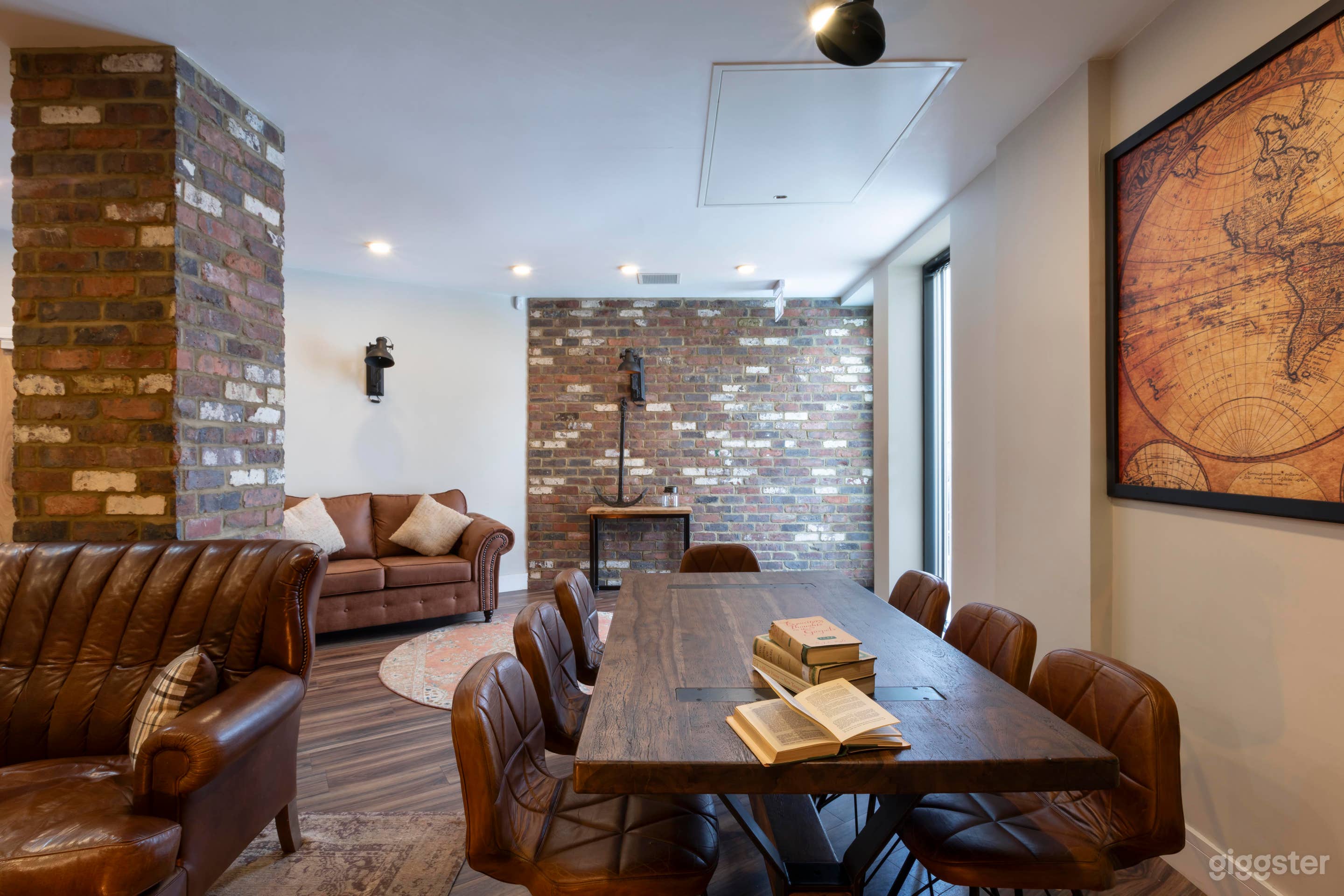 Intimate The Library Photo 1