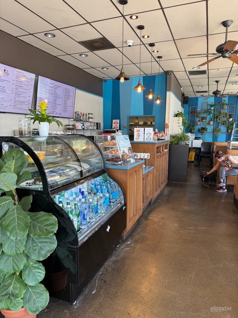  Tranquilidad, encanto y carácter definen esta hermosa cafetería 
