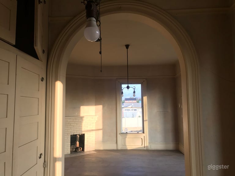  Bedroom &amp; Fireplace 