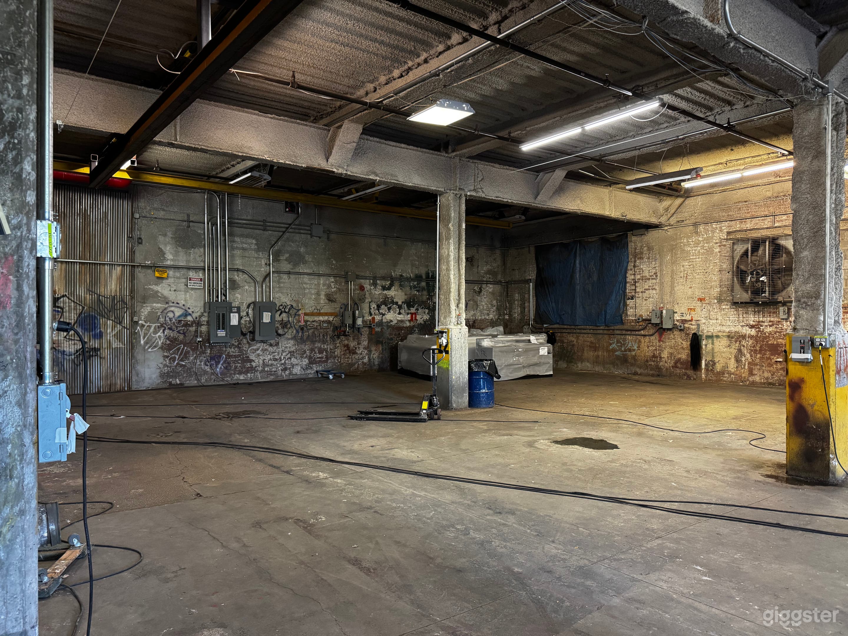 Brooklyn Warehouse by SHAPIRA Photo 2