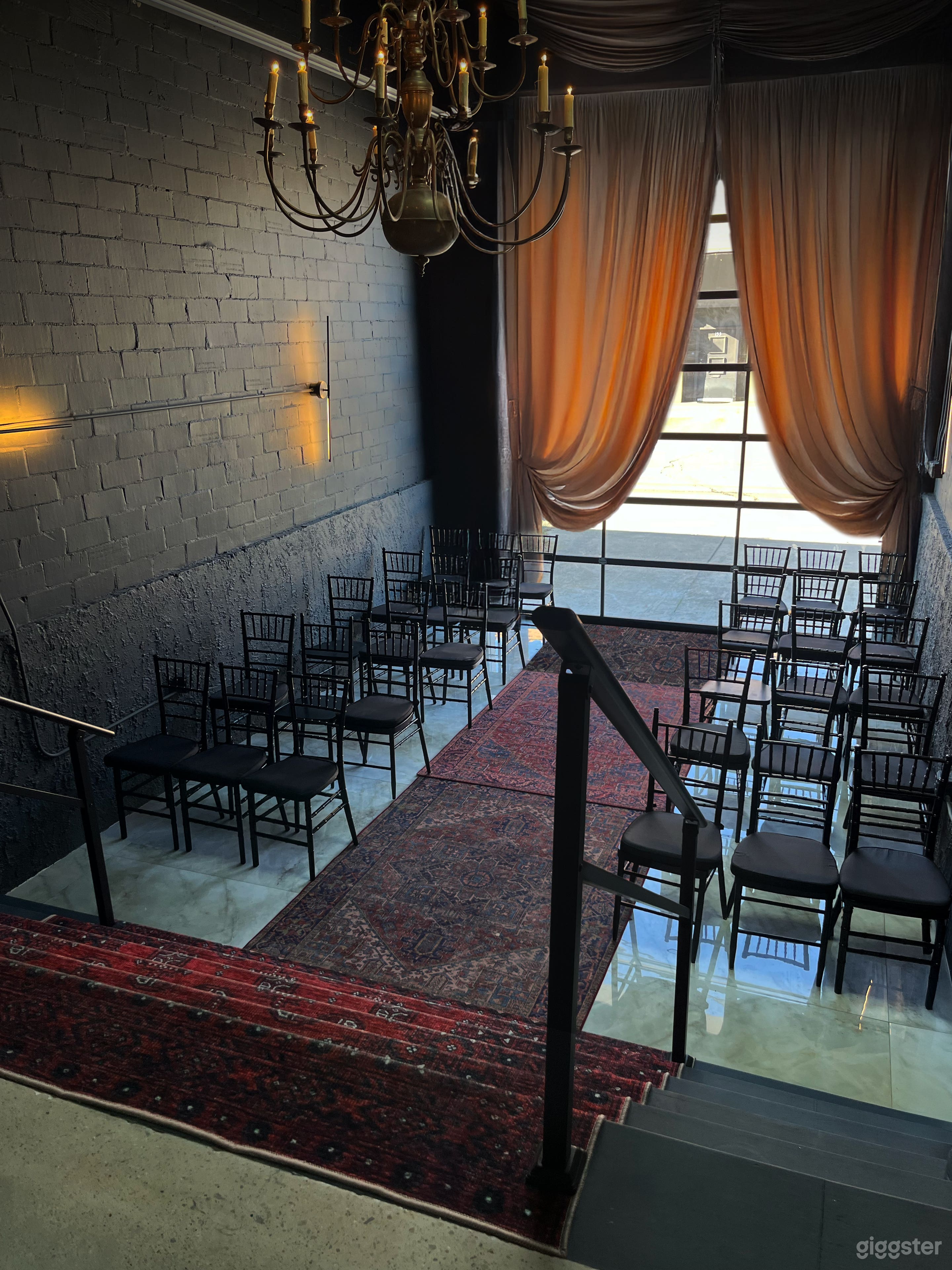 Stunning Art Deco Warehouse &amp; Gallery Space Photo 1