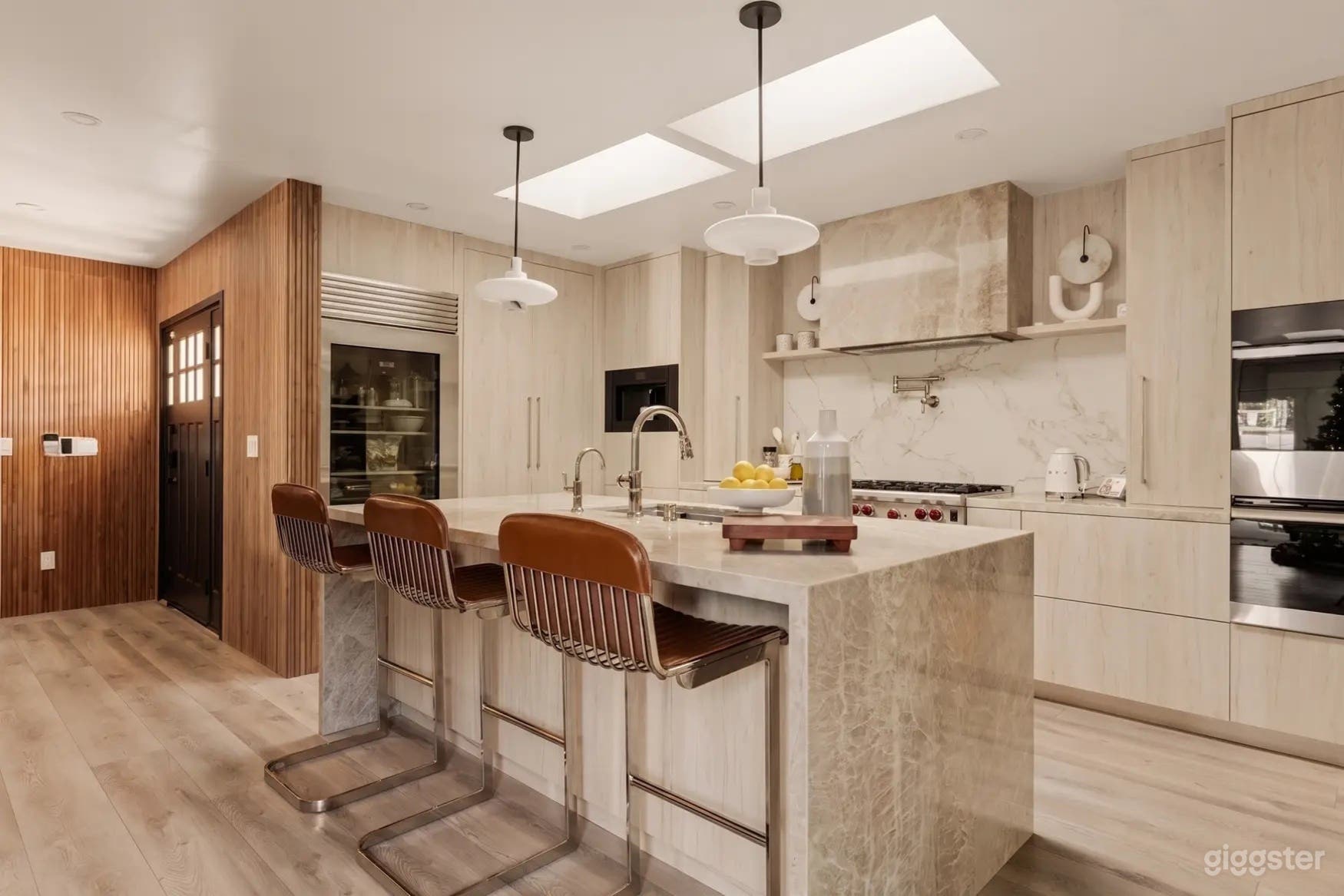 Modern Light-Filled Kitchen Home Photo 1