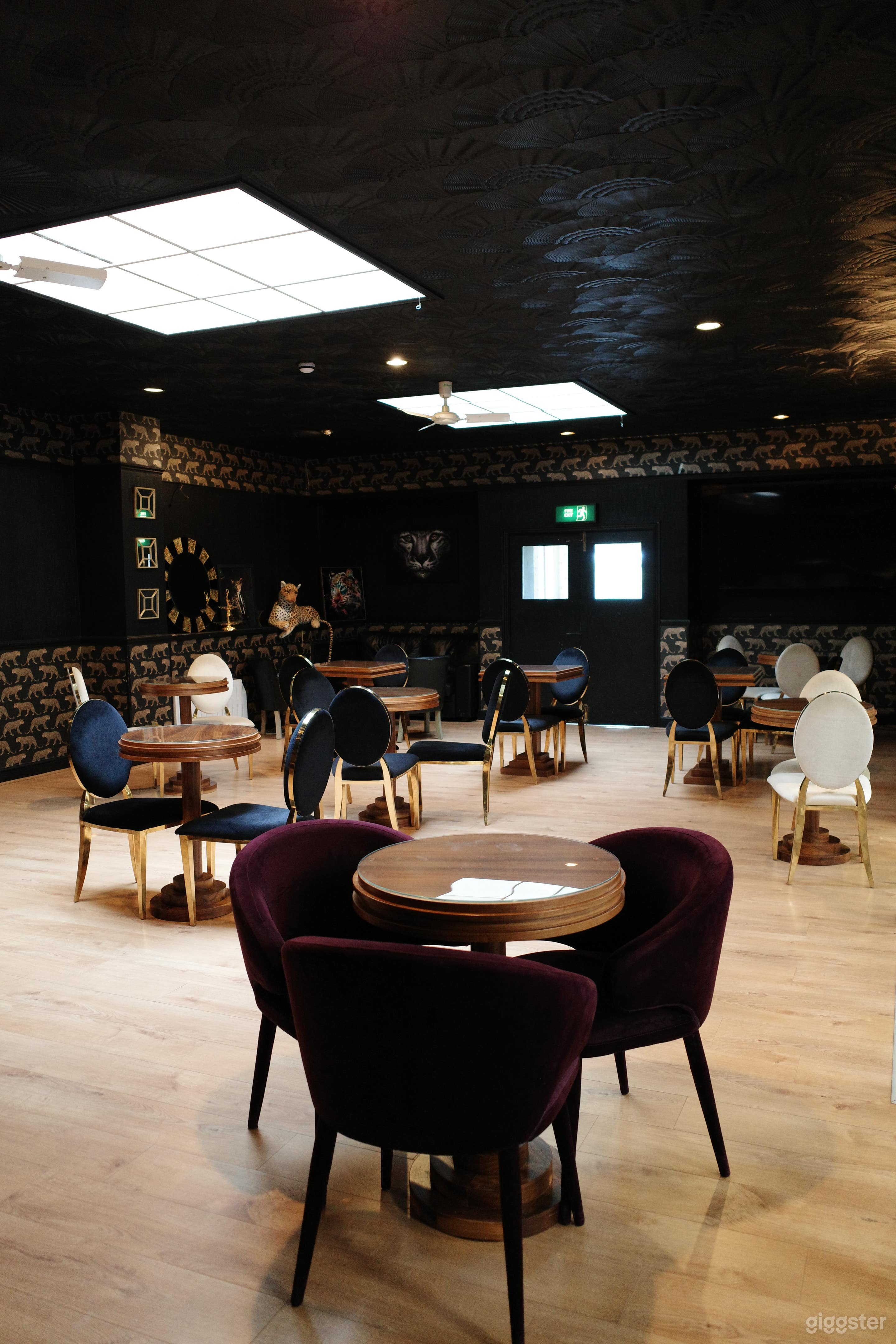 Stylish Lounge Bar Photo 1