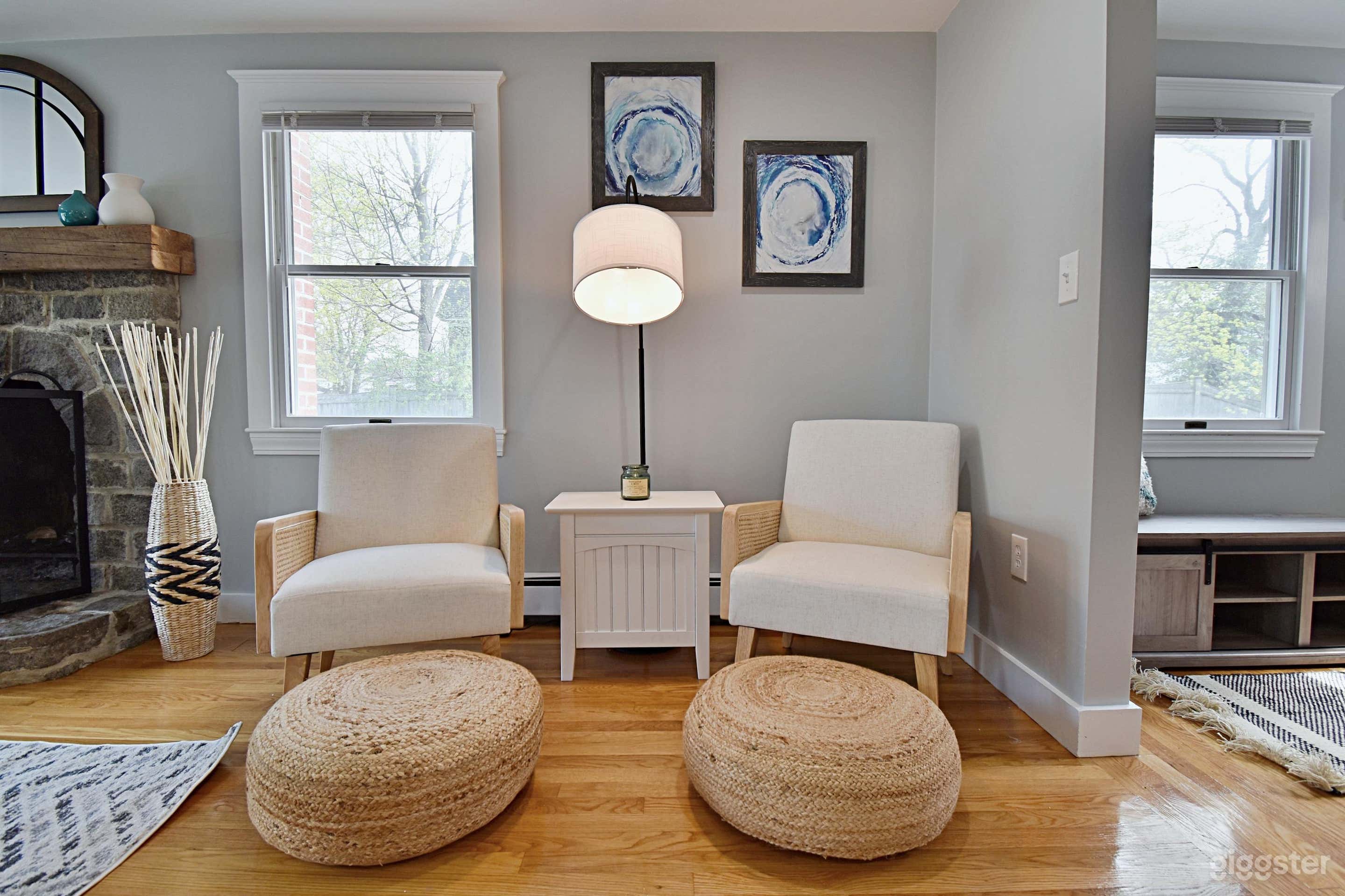 Spacious, Comfy Colonial, minutes to Boston Photo 2