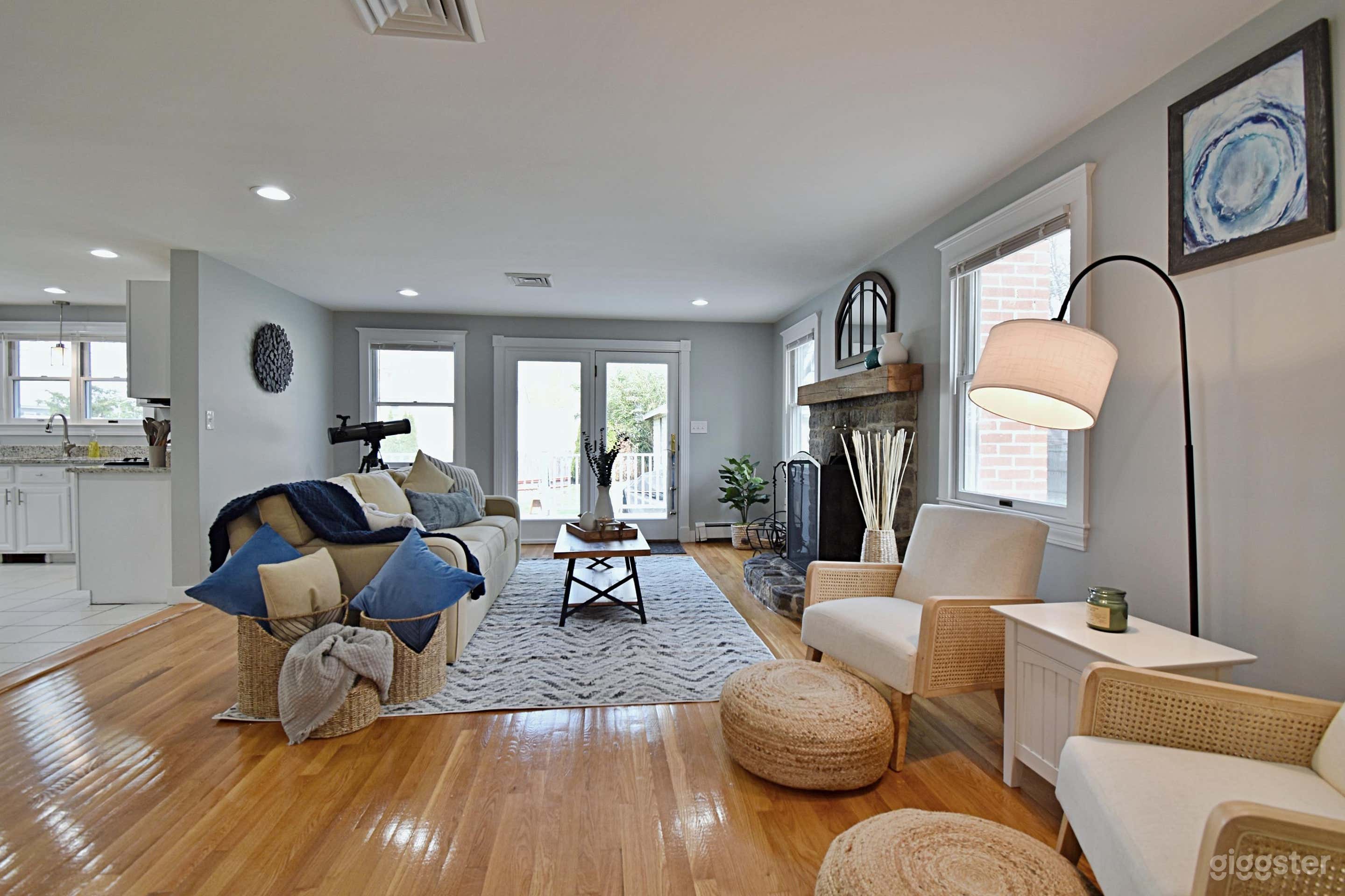 Spacious, Comfy Colonial, minutes to Boston Photo 1