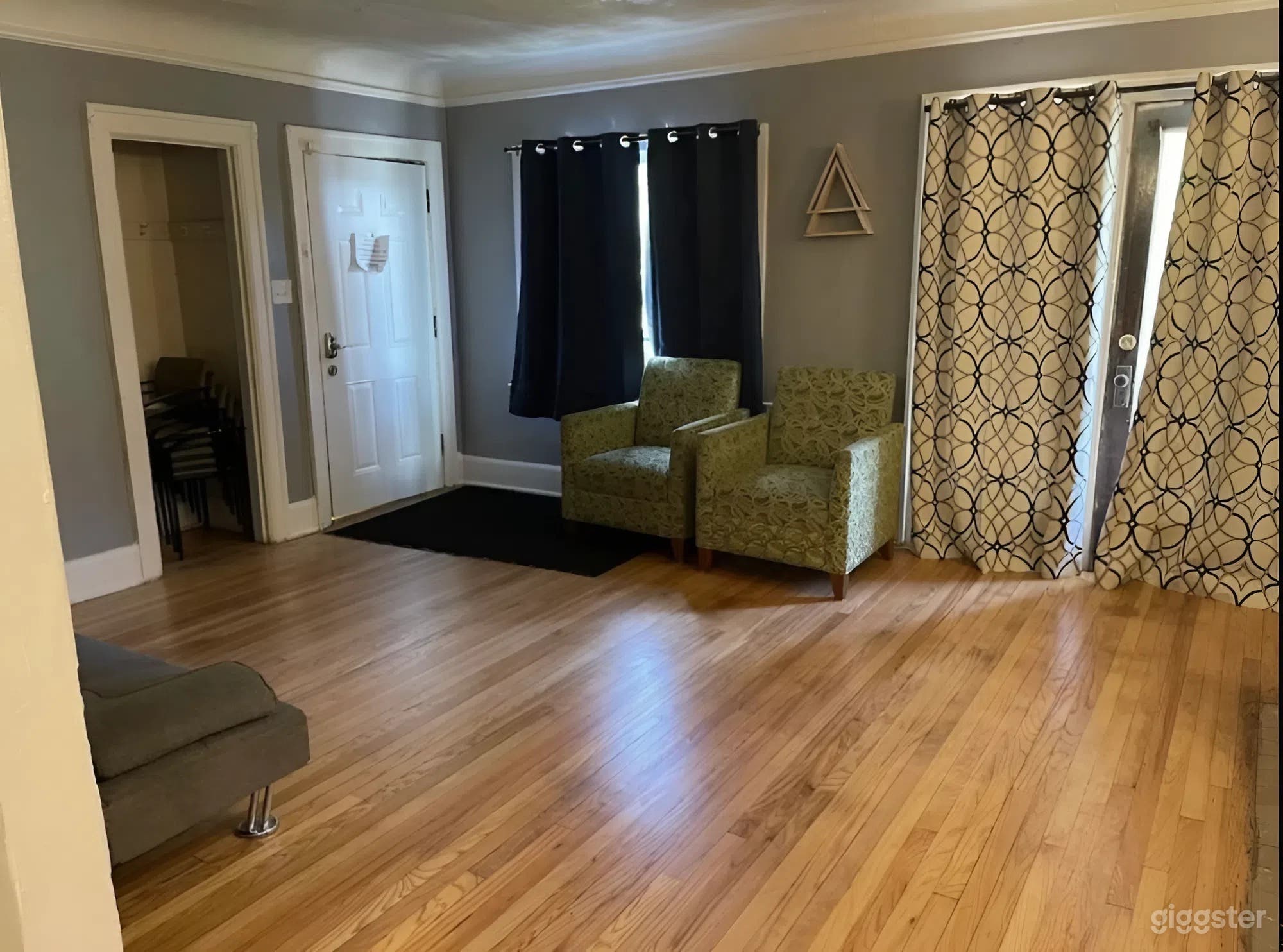 Stylish Multi-Unit Home with Bar & Backyard Vibes Photo 1