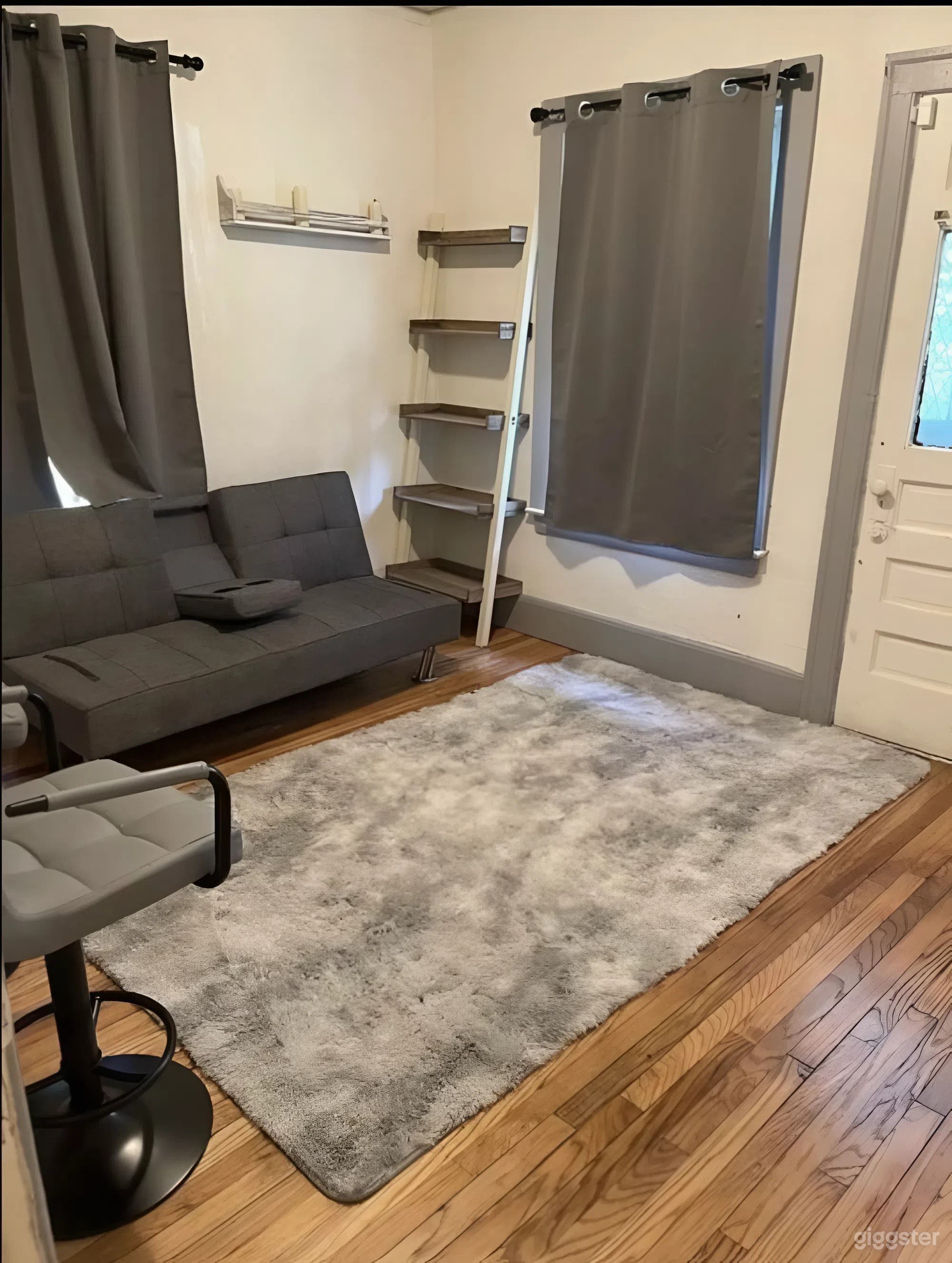 Stylish Multi-Unit Home with Bar & Backyard Vibes Photo 2