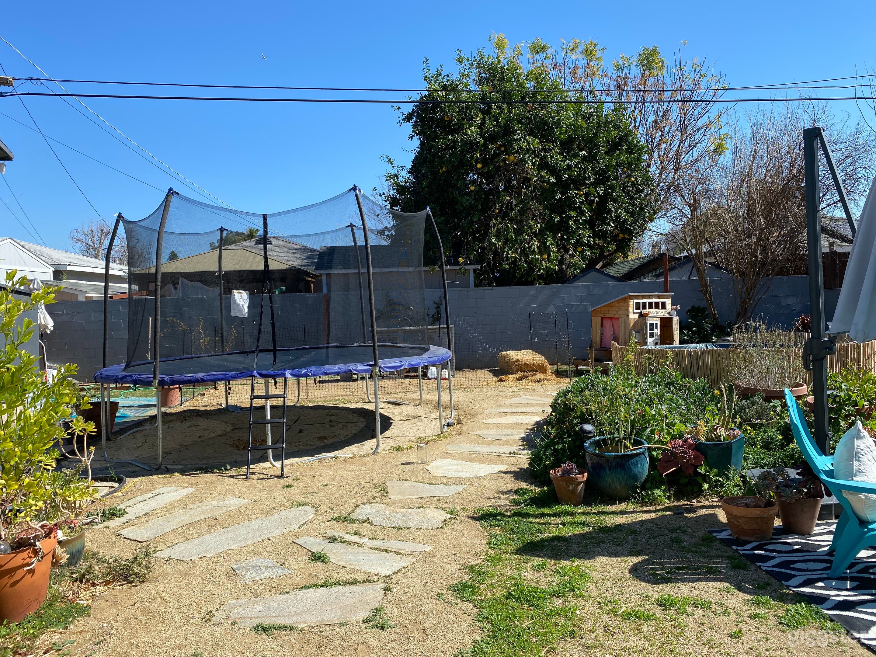 Blue Bungalow Photo 3