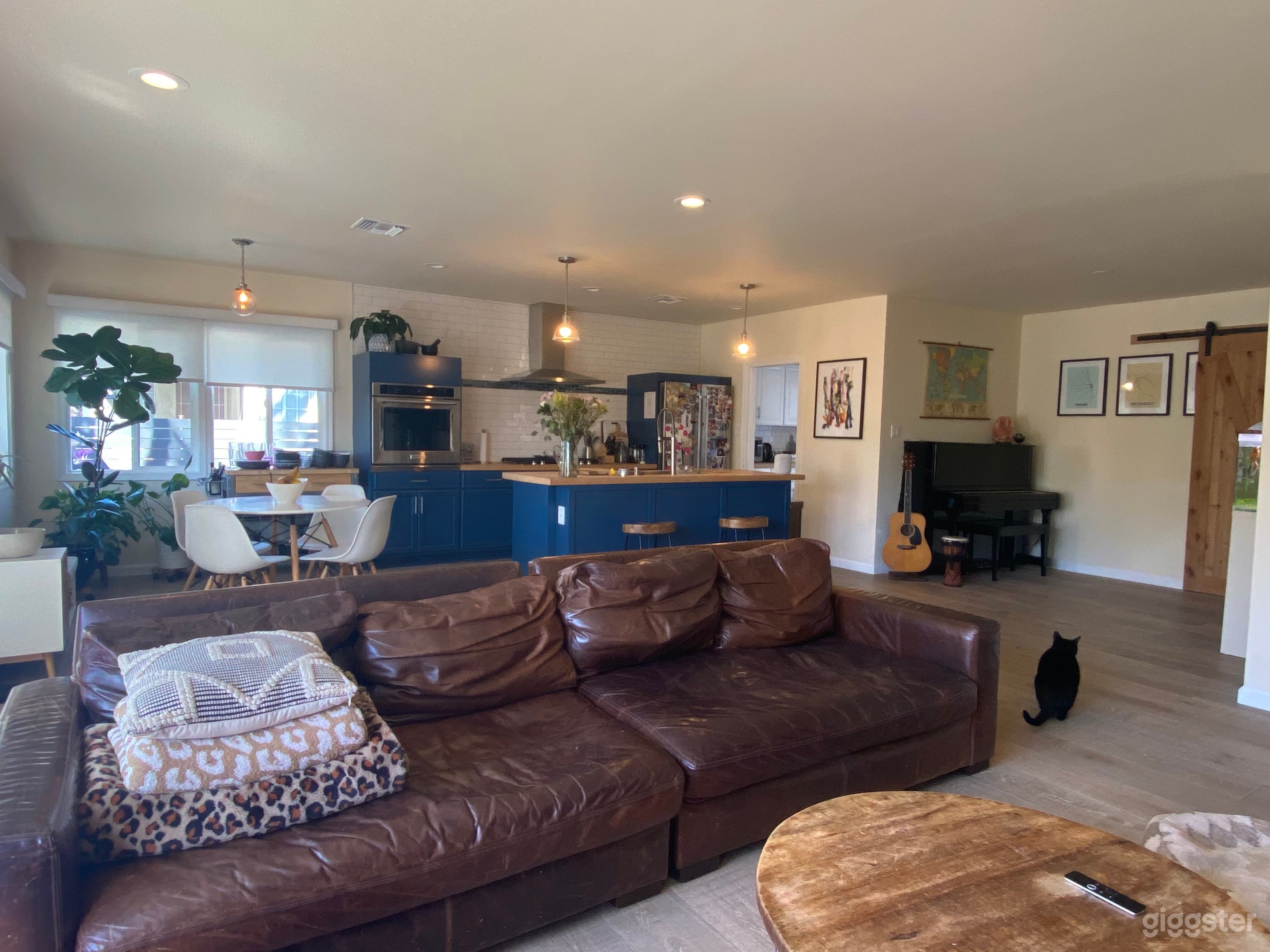 Blue Bungalow Photo 2