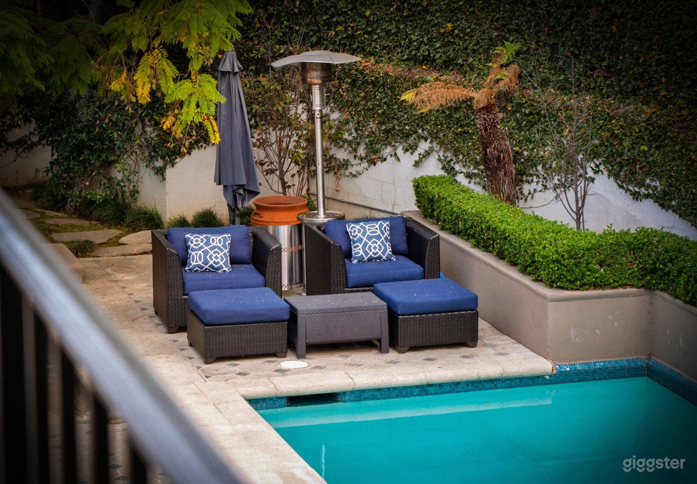  HARTFORD ESTATE:LUXURY BEVERLY HILLS MANSION/POOL Photo 3