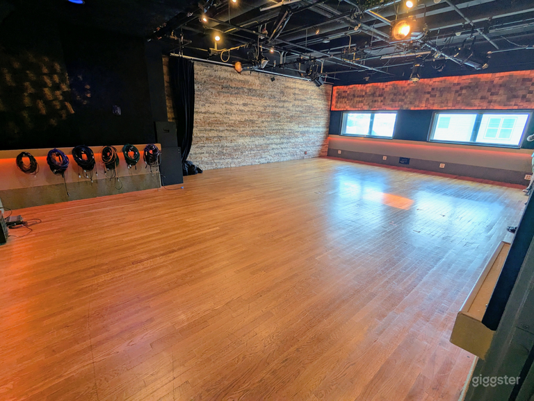  Professional Video Production Studio / Completely Soundproof 