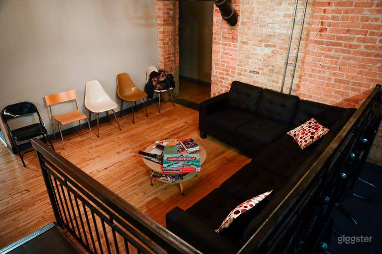  Professional Video Production Studio / Completely Soundproof 