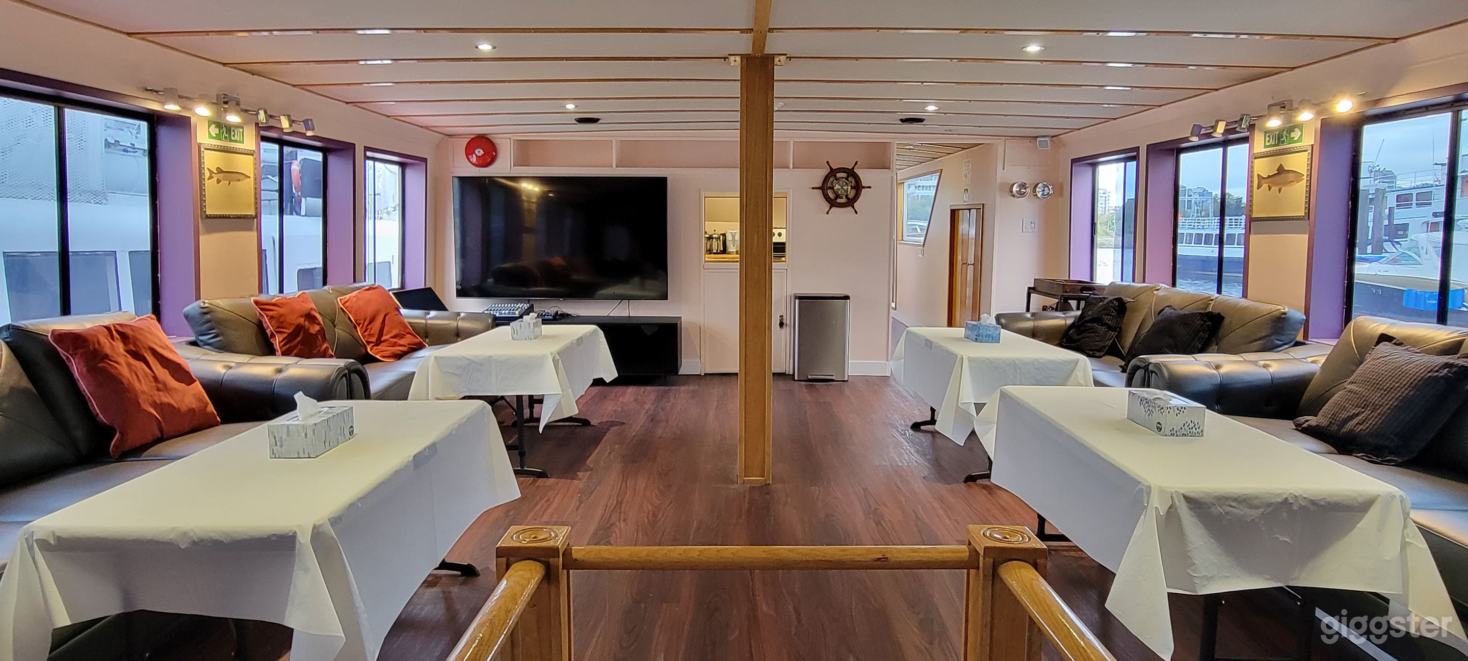 Amazing Party Boat in Vancouver Waterfront Photo 4