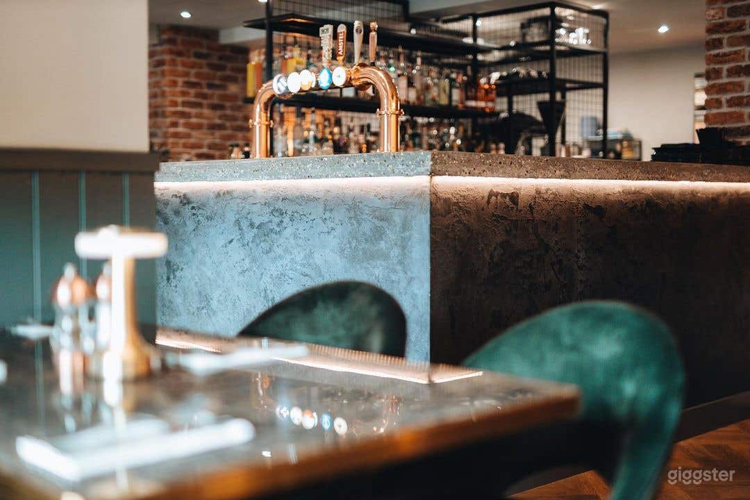 Amazing Indoor Dining Space Photo 4