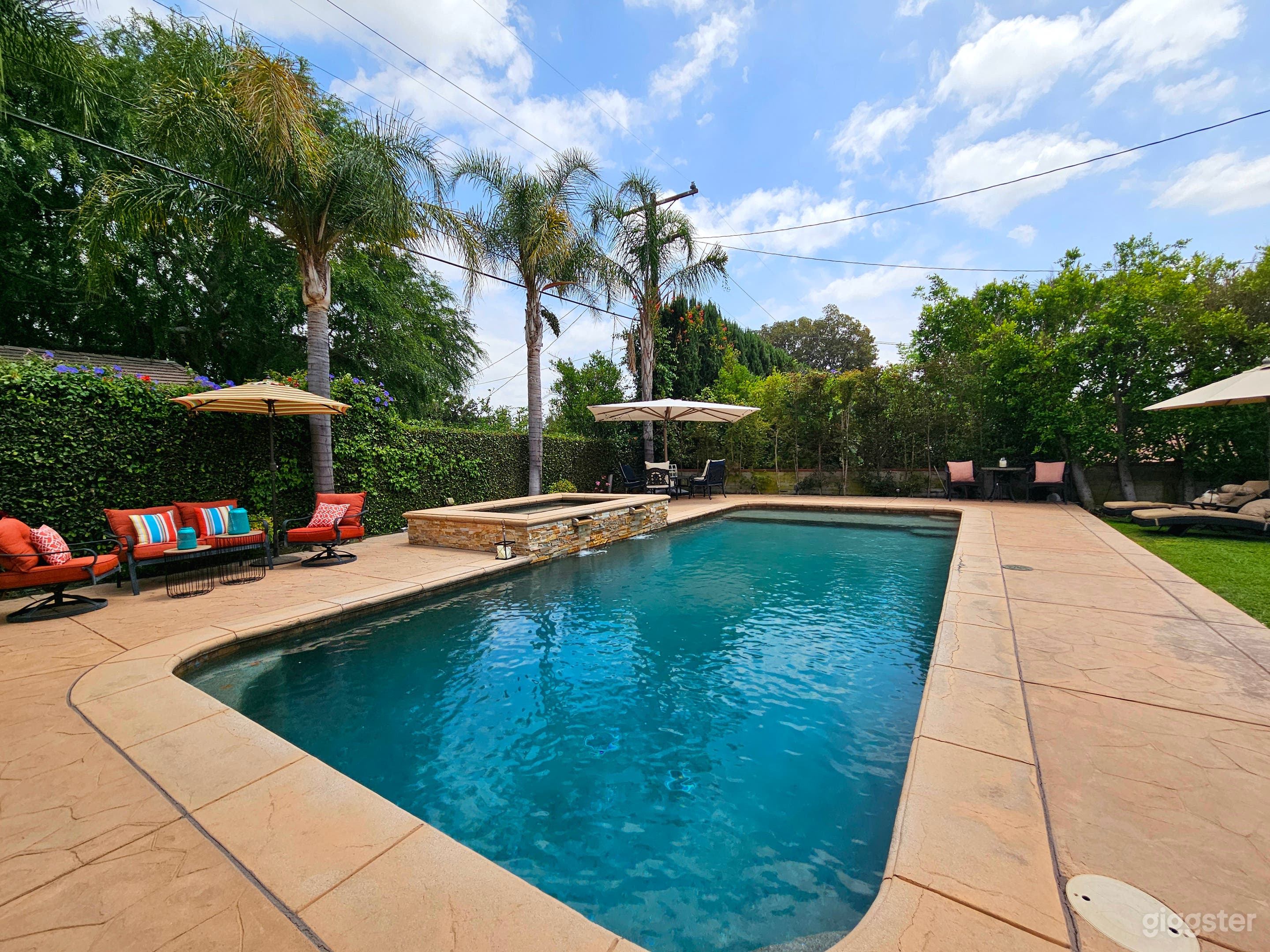 Private Tropical Poolside Estate – Glendale, CA Photo 4