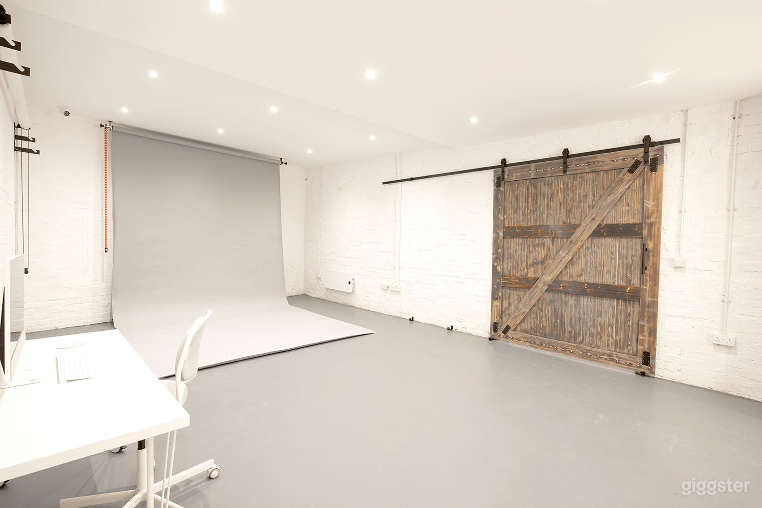 Sliding barn door for privacy