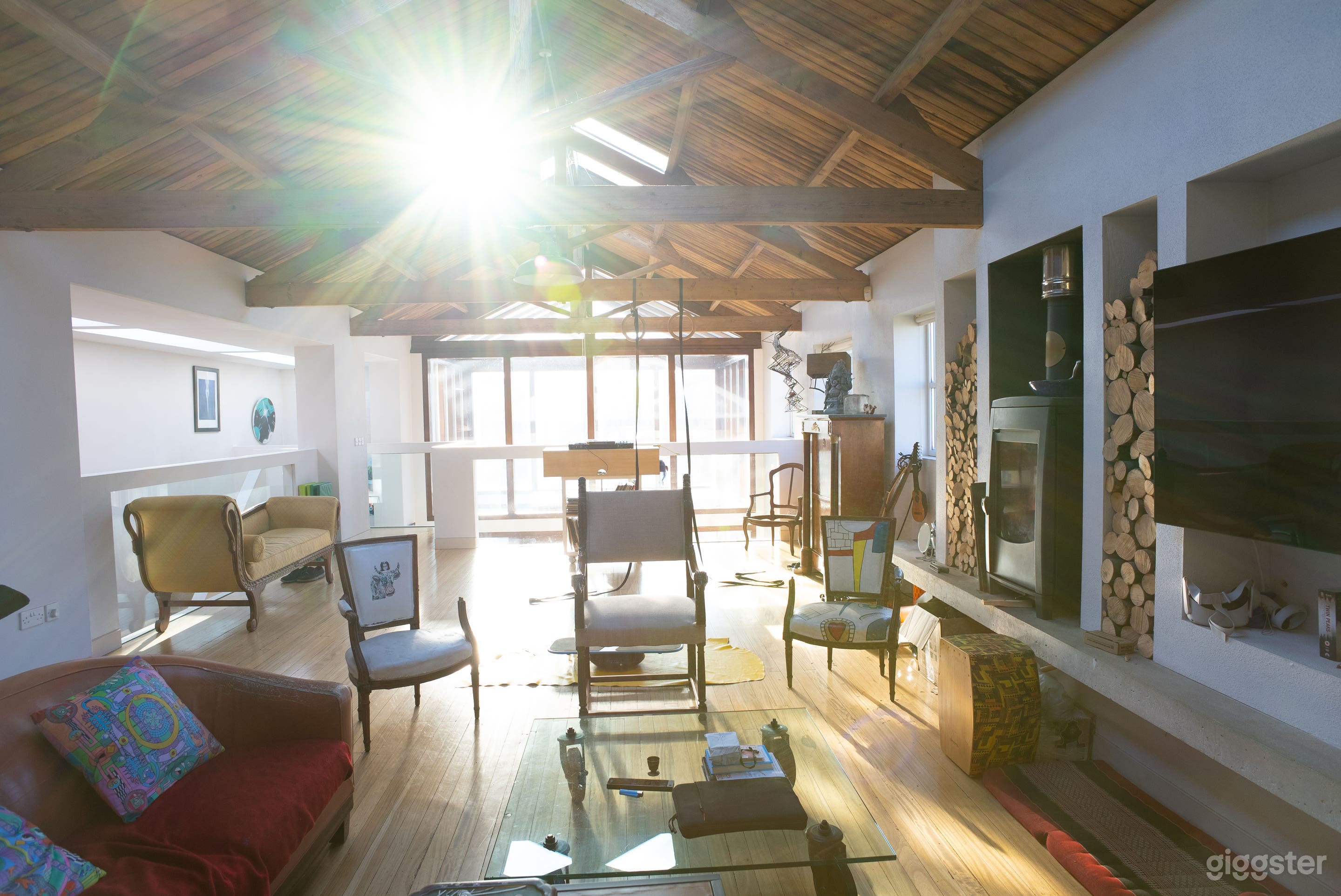 Stylish Converted Factory with lots of light Photo 3