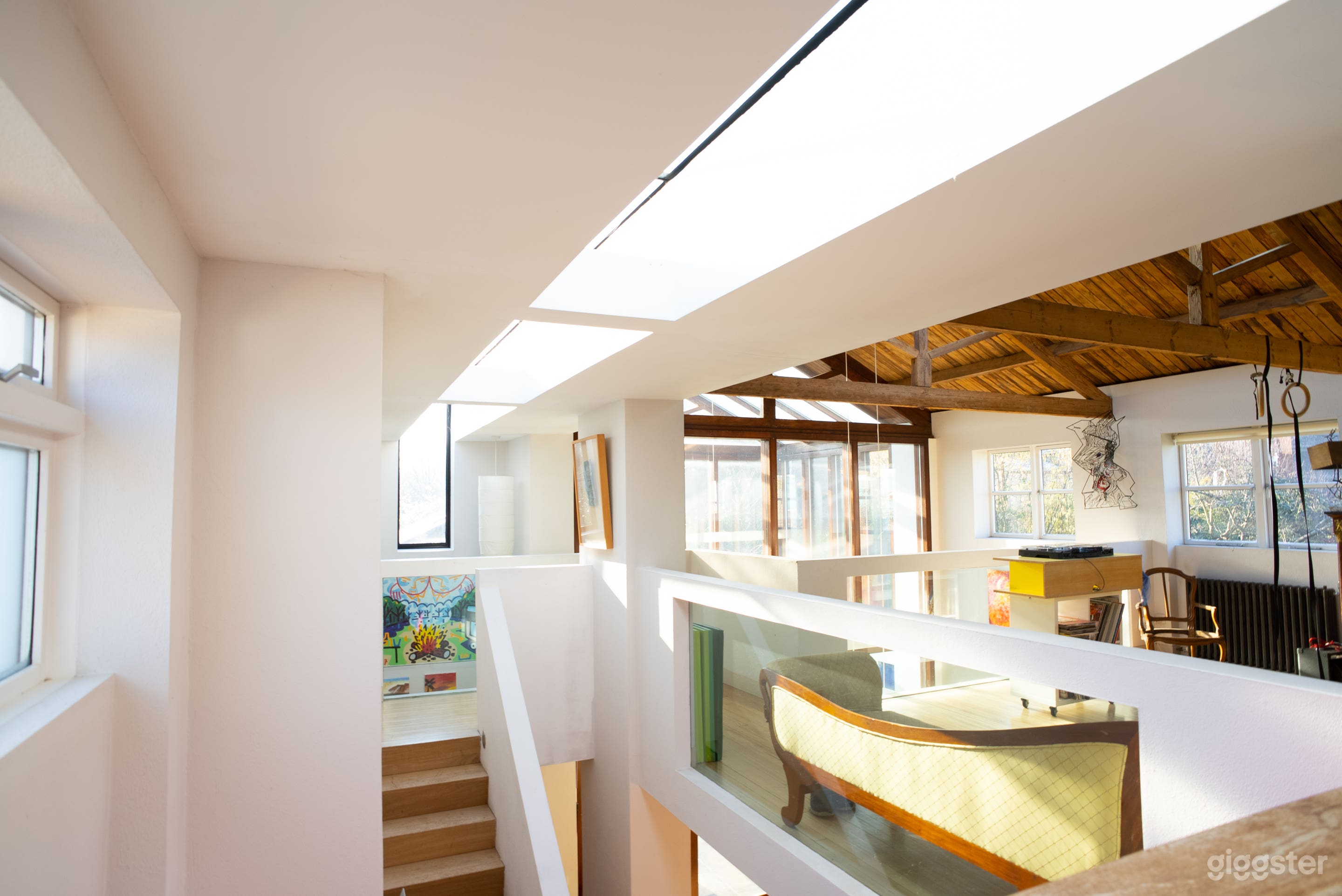 Stylish Converted Factory with lots of light Photo 4