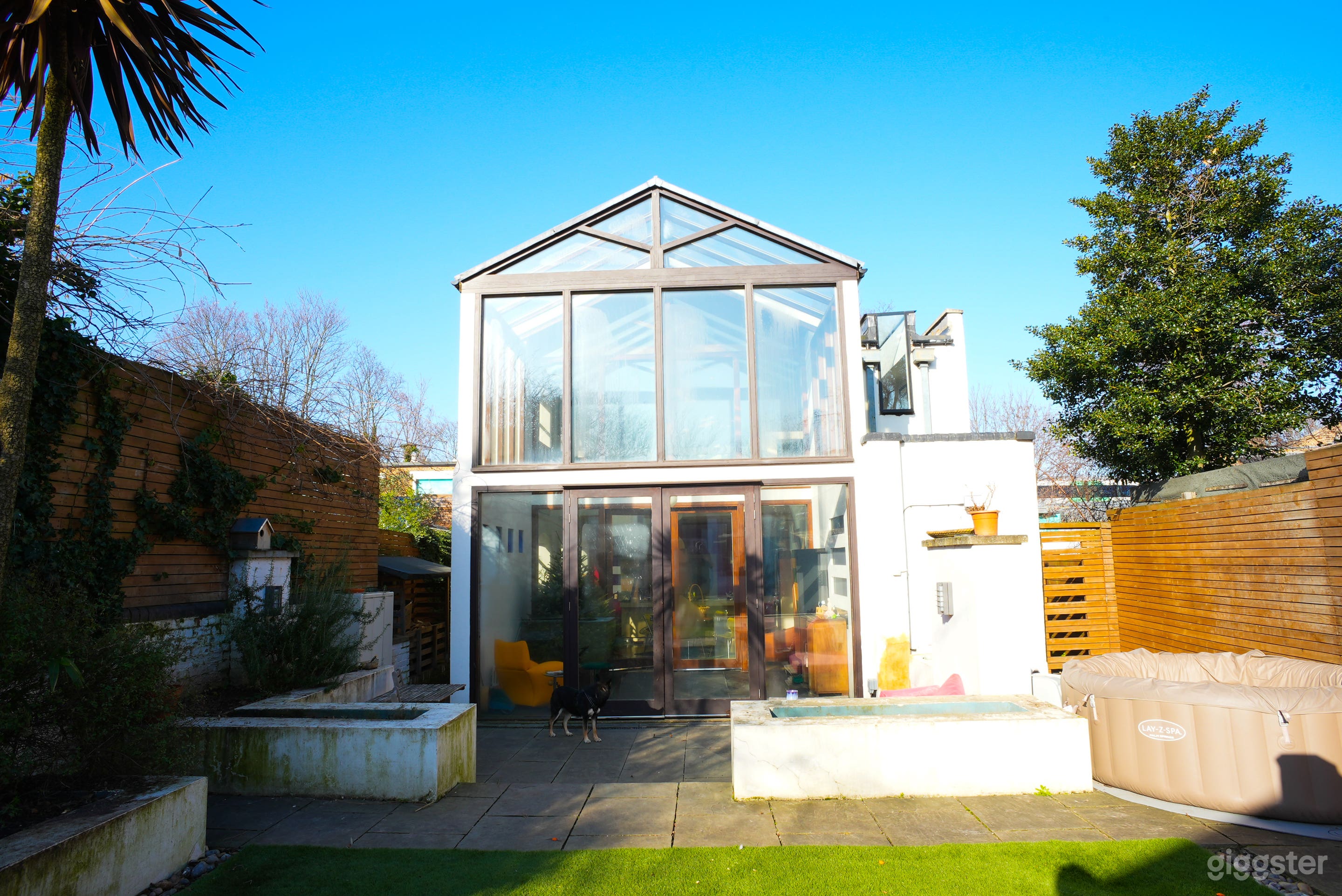 Stylish Converted Factory with lots of light Photo 1