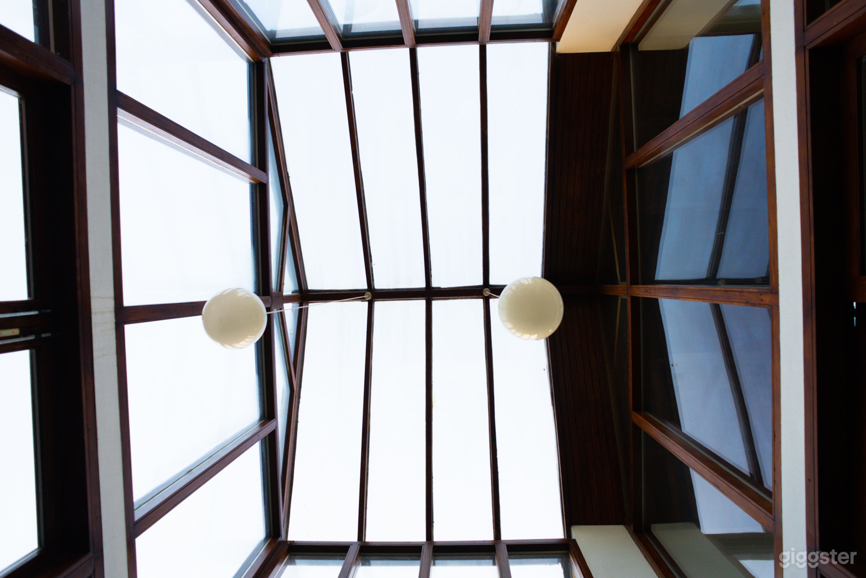 Stylish Converted Factory with lots of light Photo 2