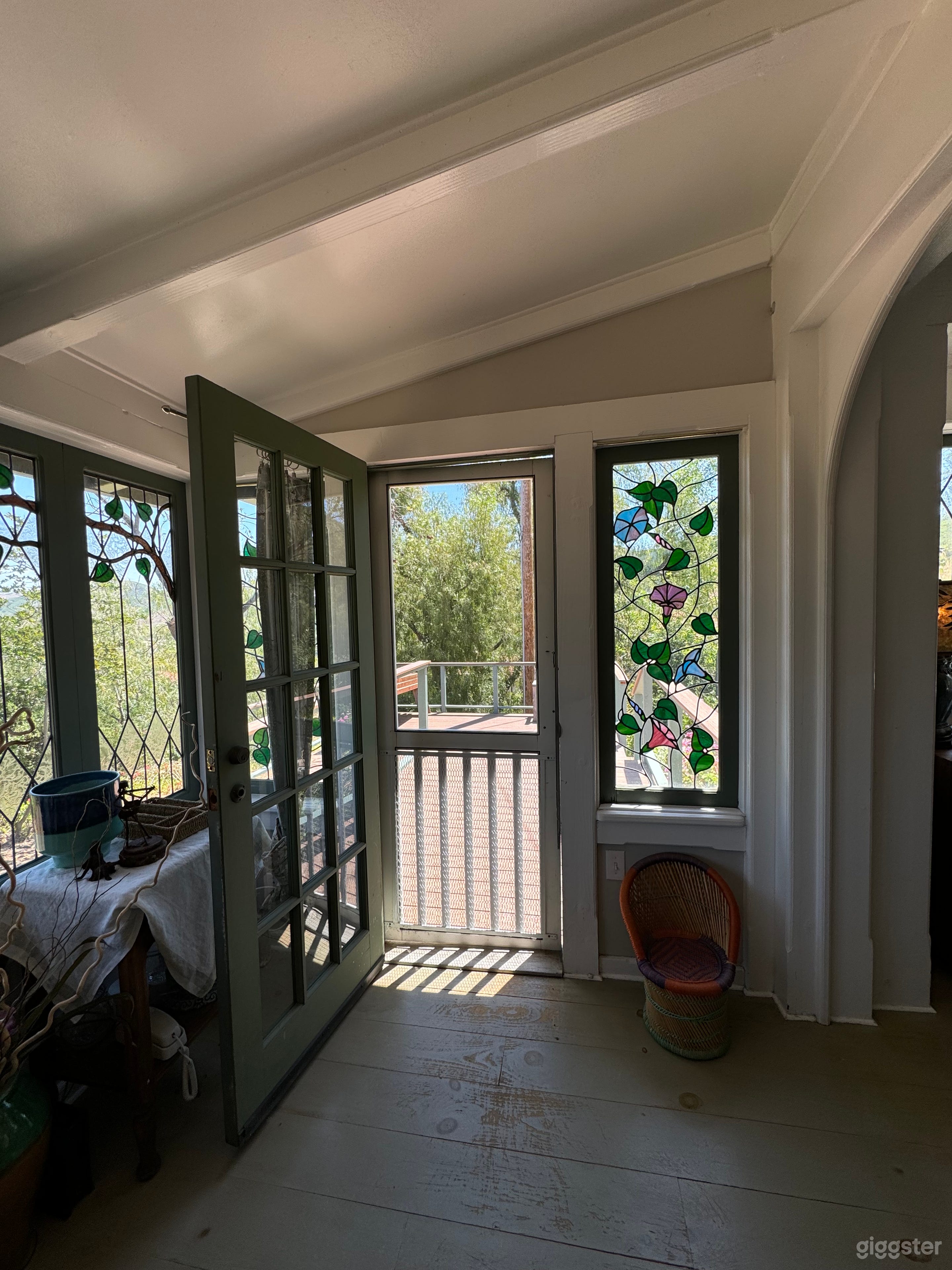 Charming Craftsman style home Photo 4