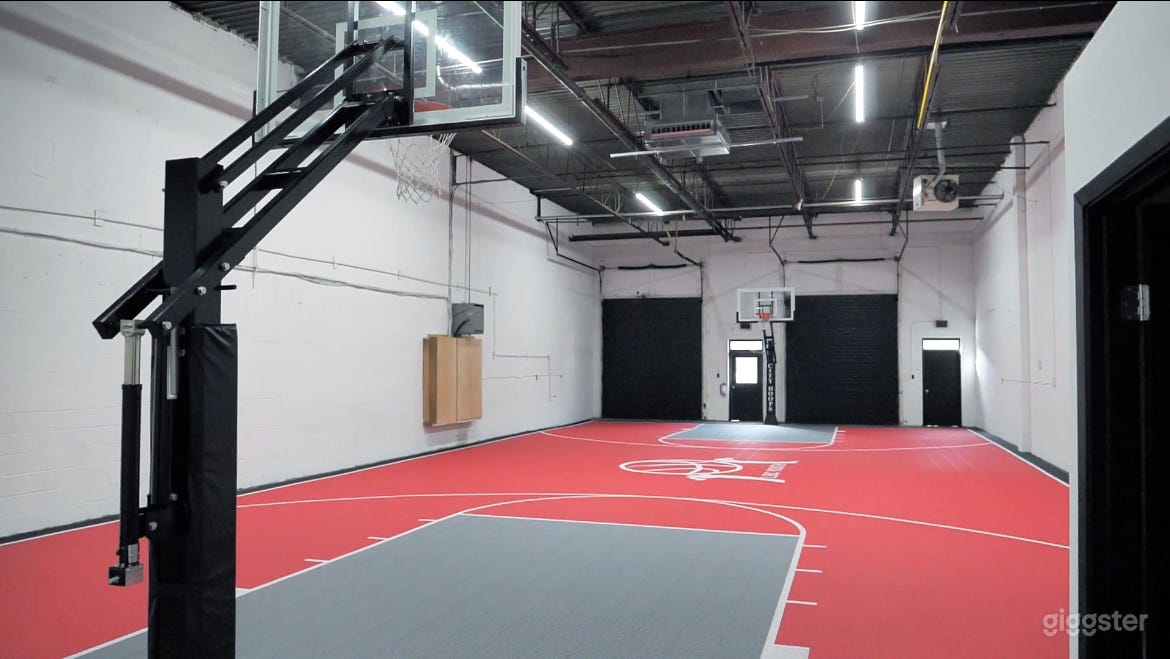 Large Gym Space in GTA Photo 2