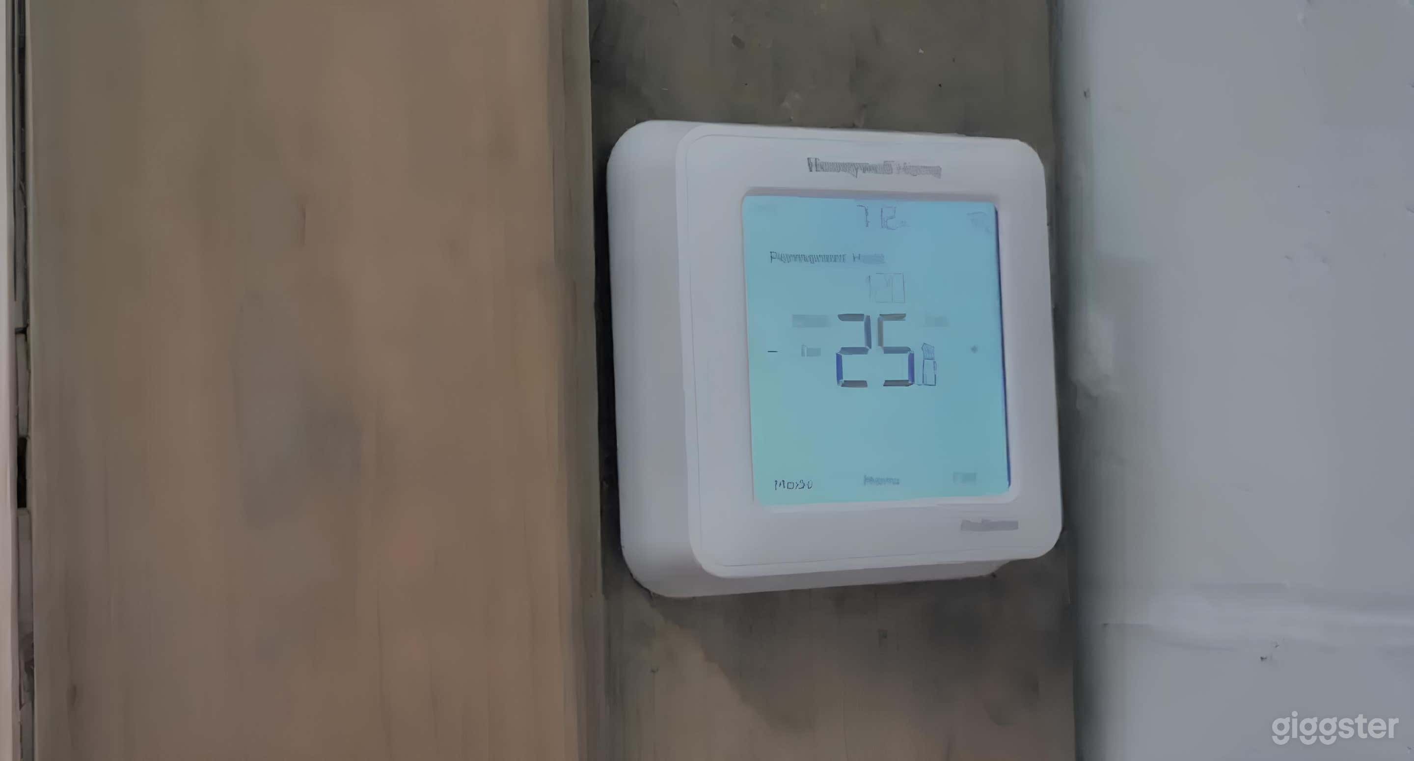 Large Gym Space in GTA Photo 4