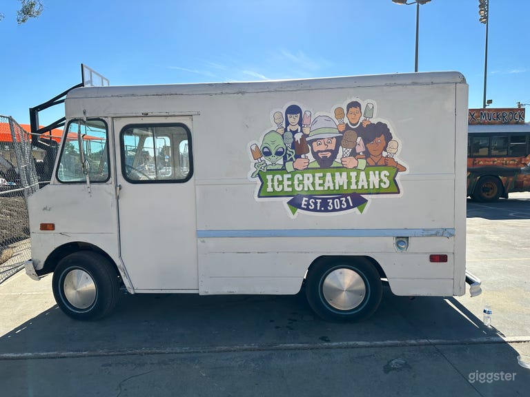  Ice Cream Truck 