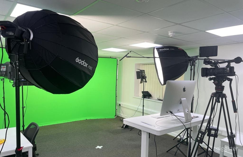 Fully Equipped Photography Studio for £25/hr Photo 1