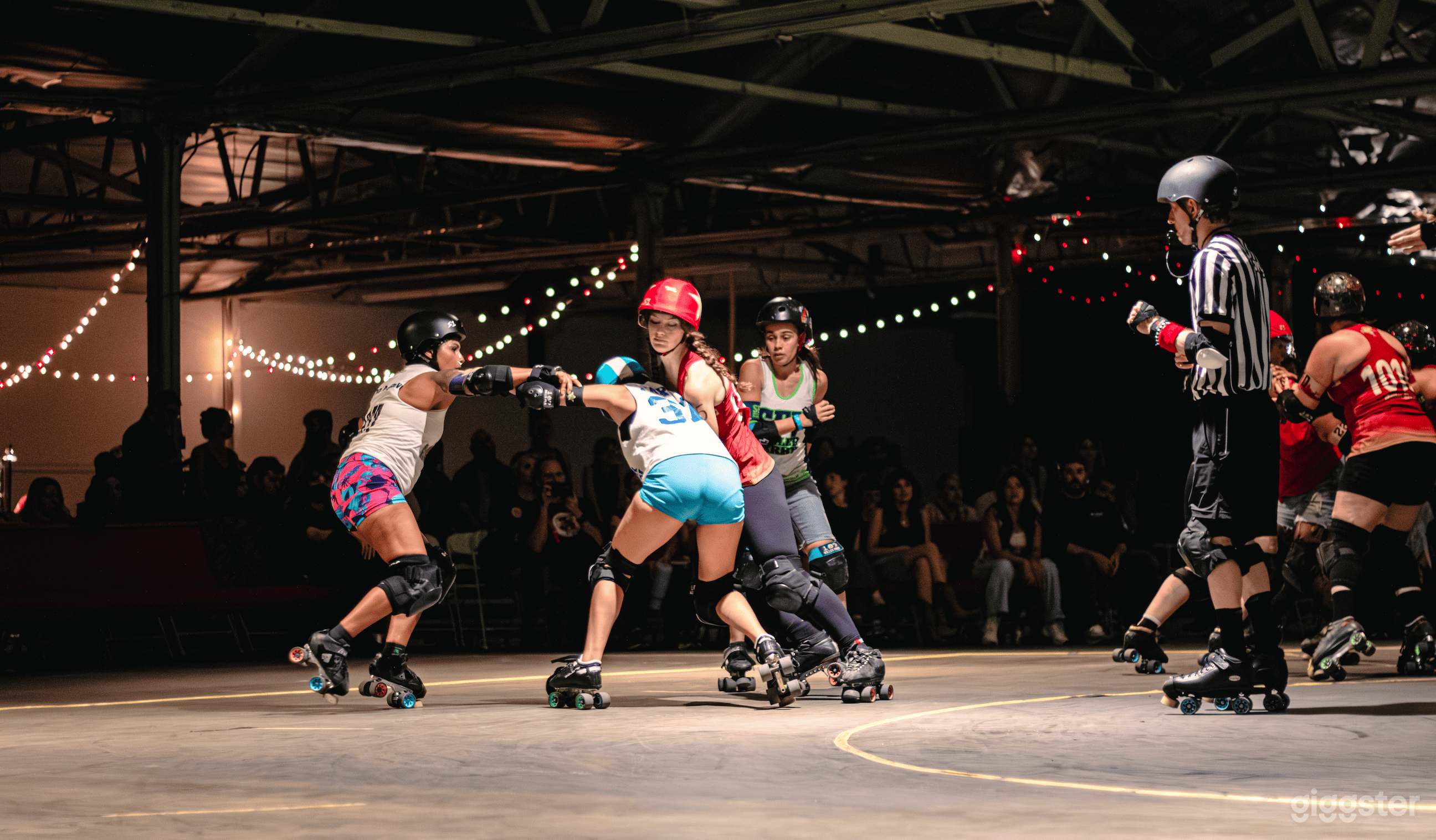 Industrial DTLA Warehouse &amp; Roller Rink Photo 4