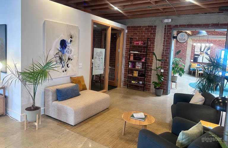  Relaxing Lounge w/ Picnic Tables, LED screen 