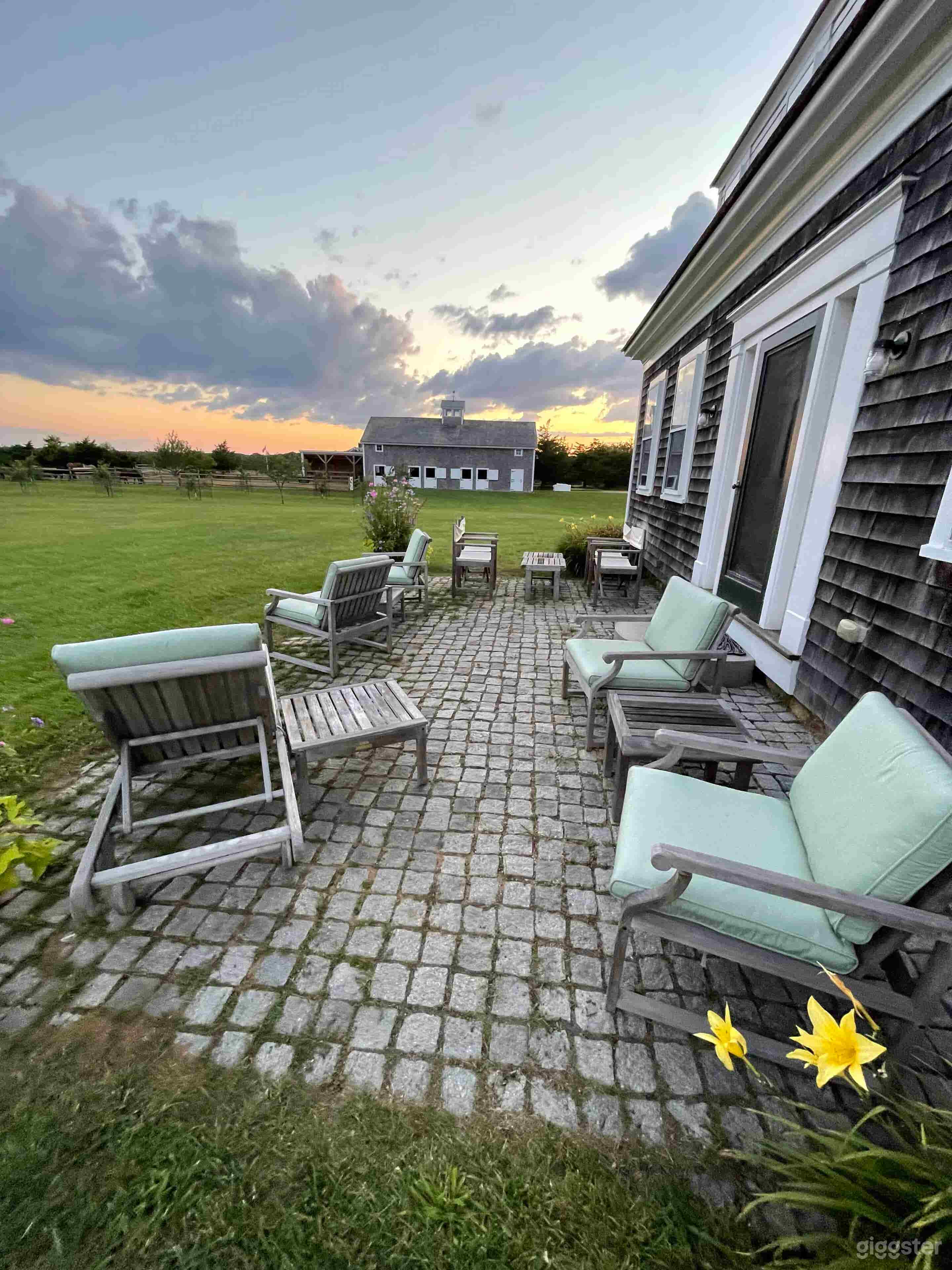 Magical Farmhouse in Edgartown Photo 4