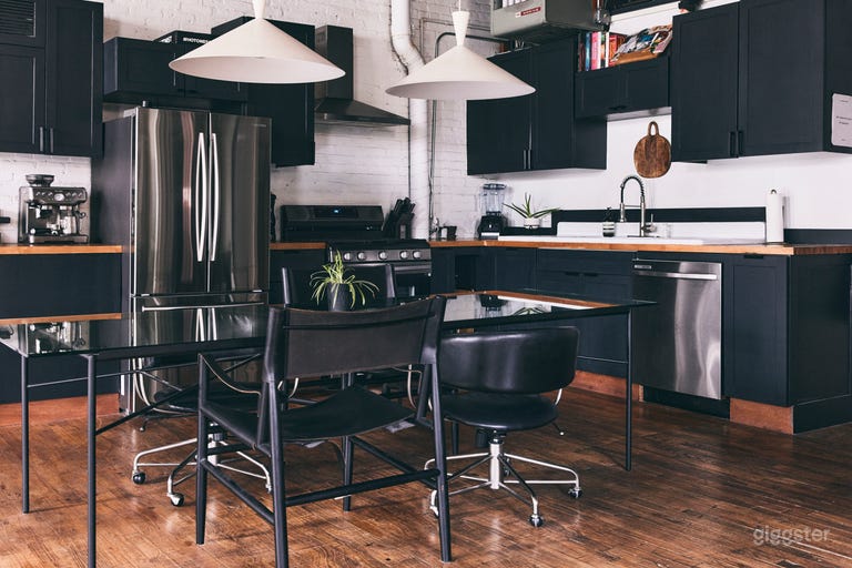  Casual Chic Photo/Video + Event + Interview Studio 